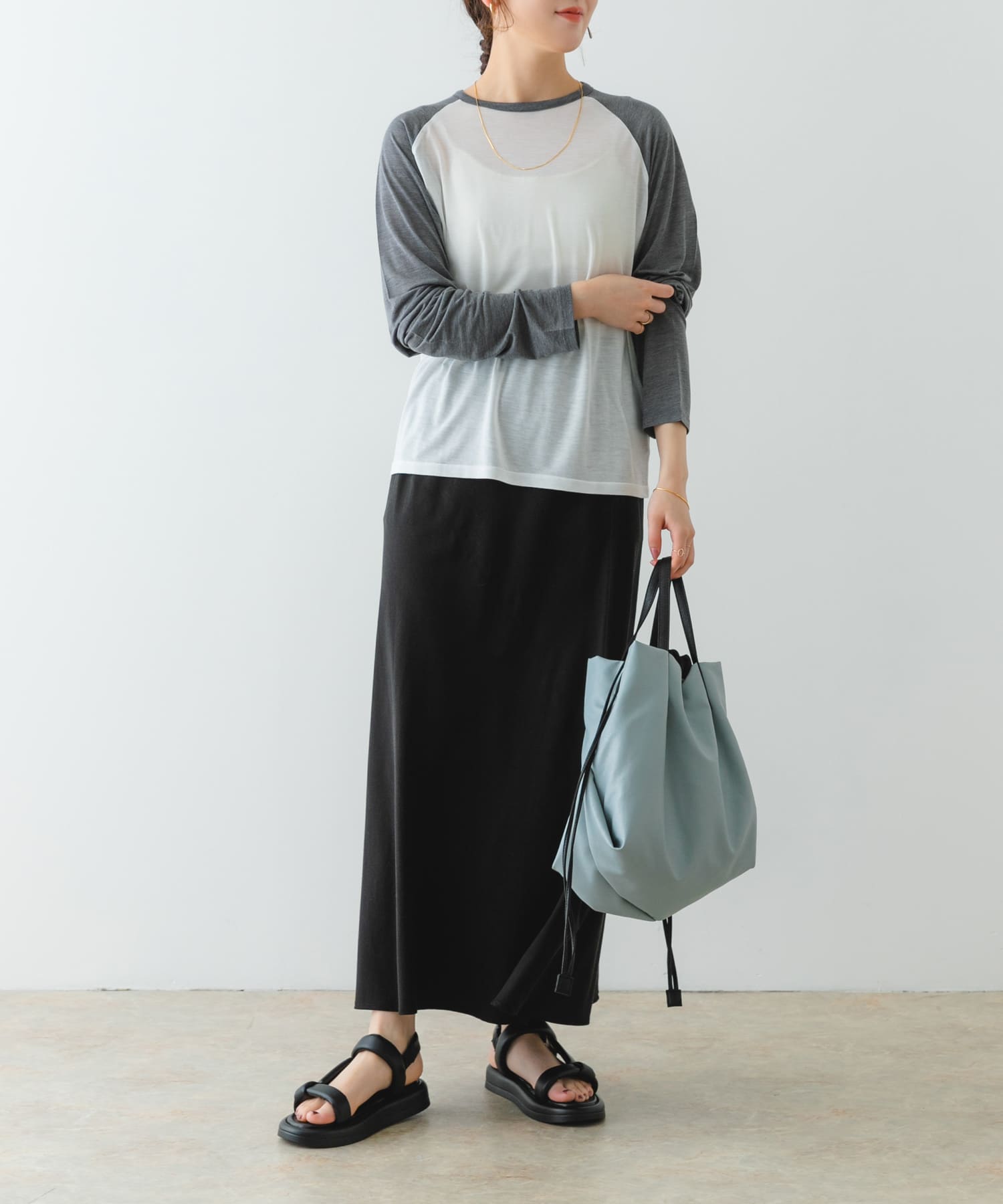 身長：164cm サイズ：38