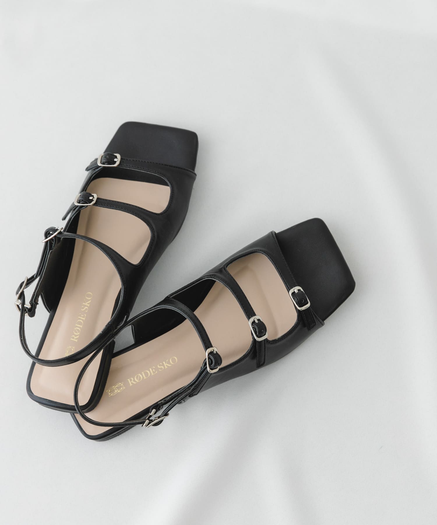 ベルトフラットサンダル BLACK 36