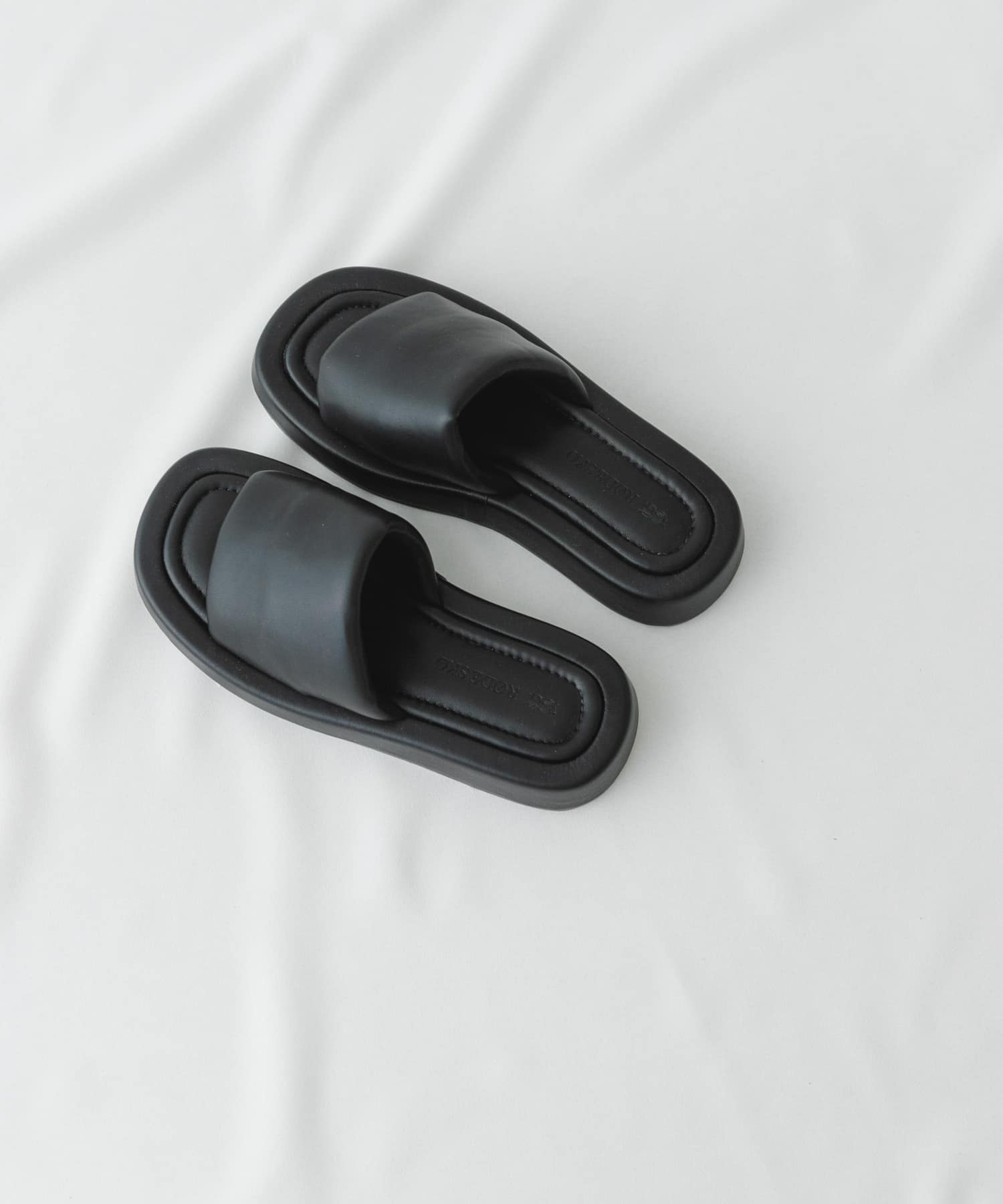プラットフォームパフサンダル BLACK 37