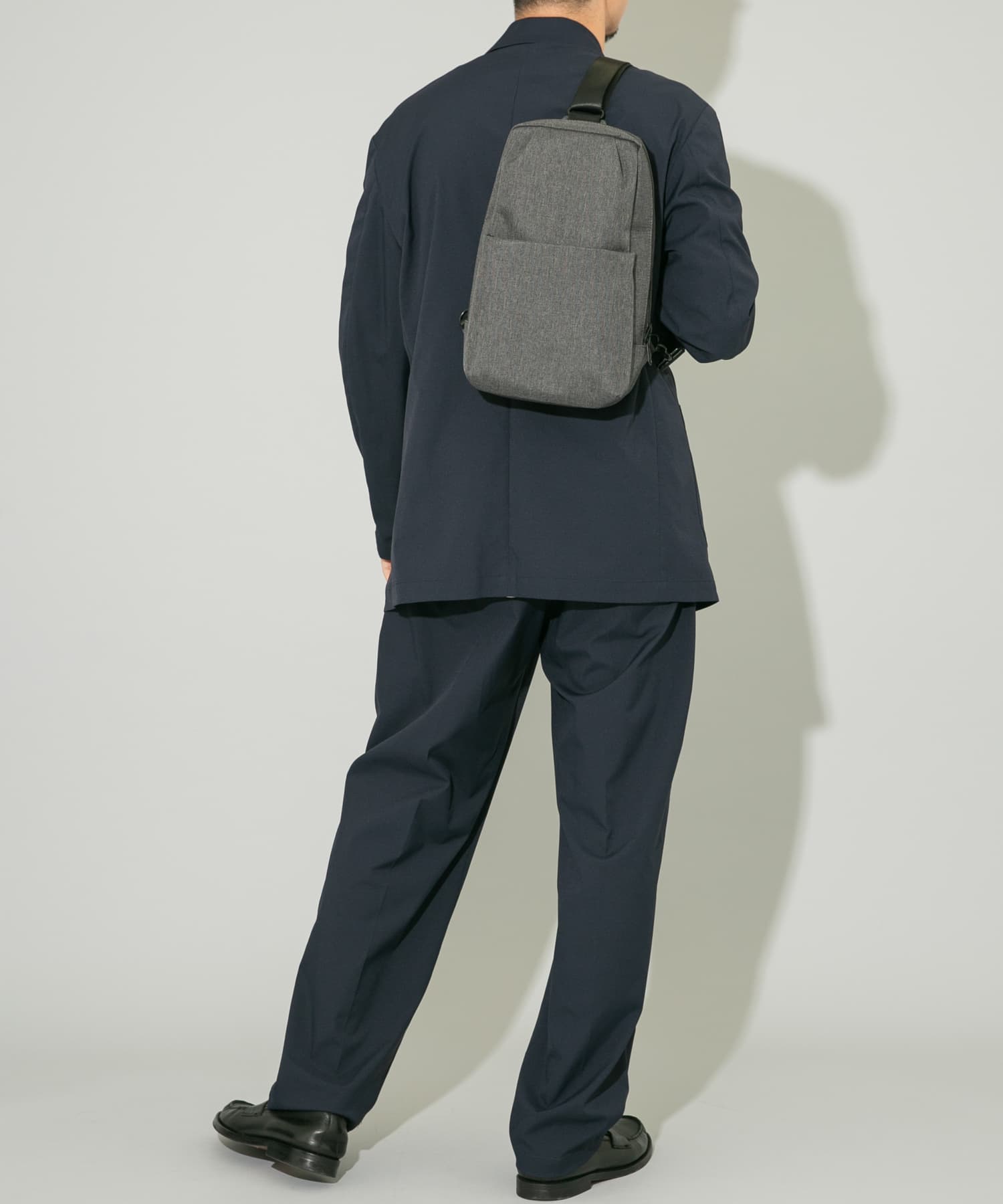 撥水タックスクエアボディバッグ CHARCOAL one