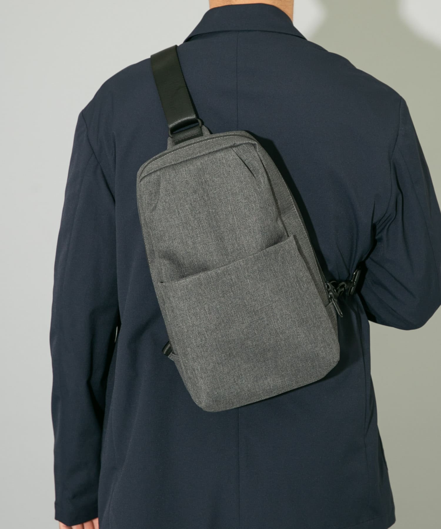 撥水タックスクエアボディバッグ CHARCOAL one