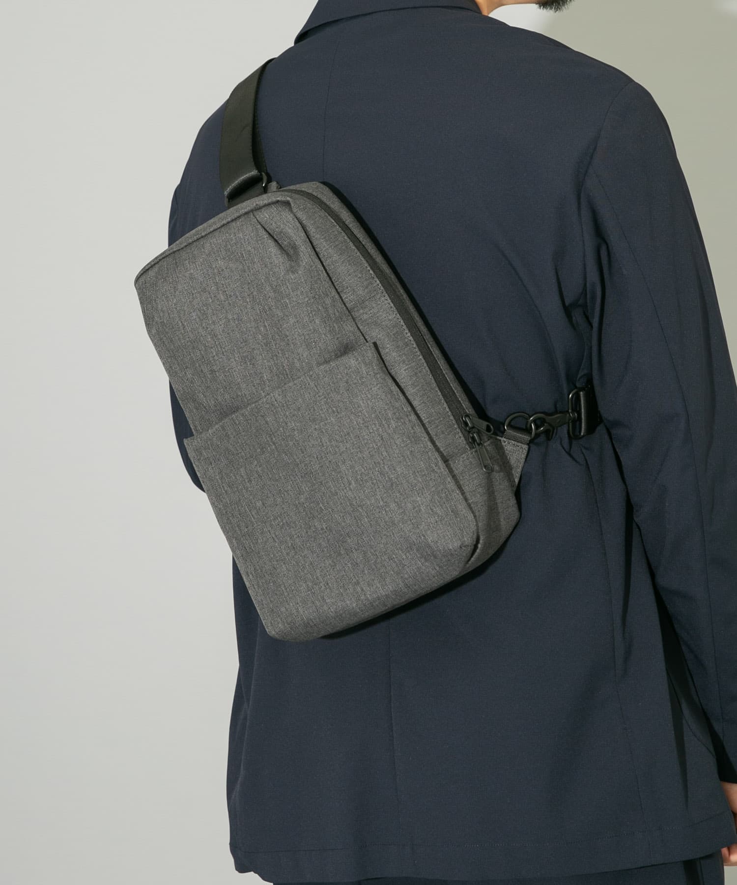 撥水タックスクエアボディバッグ CHARCOAL one