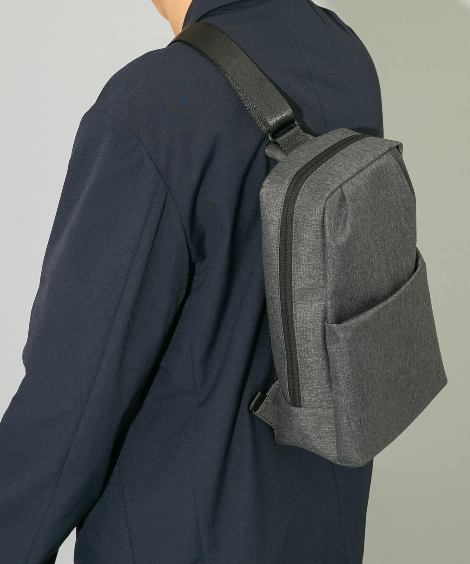 撥水タックスクエアボディバッグ CHARCOAL one