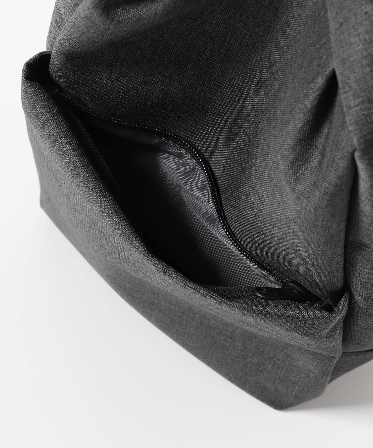 撥水タックスクエアボディバッグ CHARCOAL one