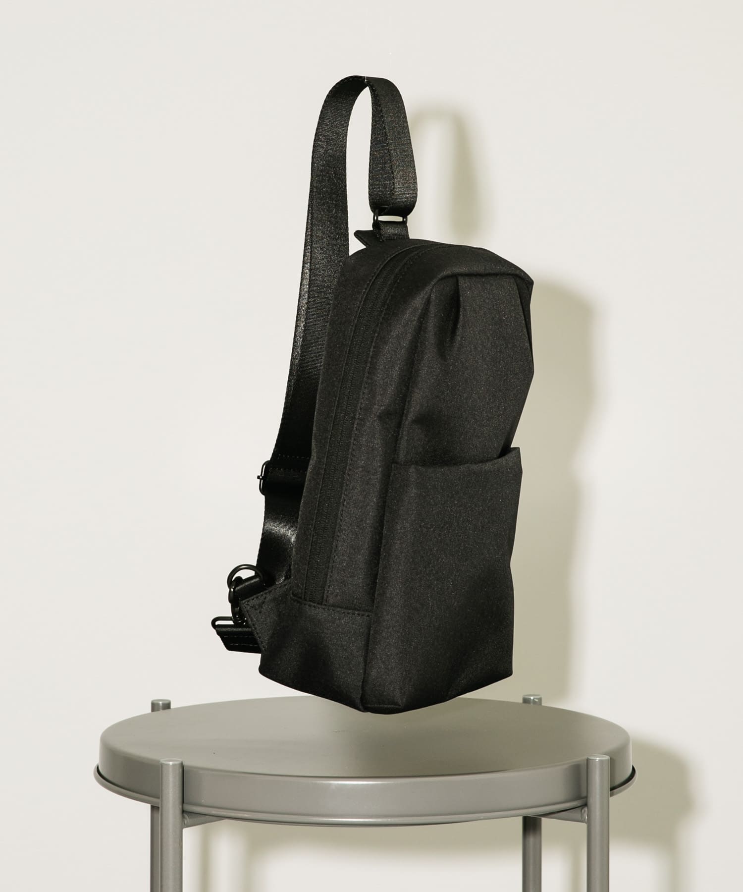 撥水タックスクエアボディバッグ BLACK one