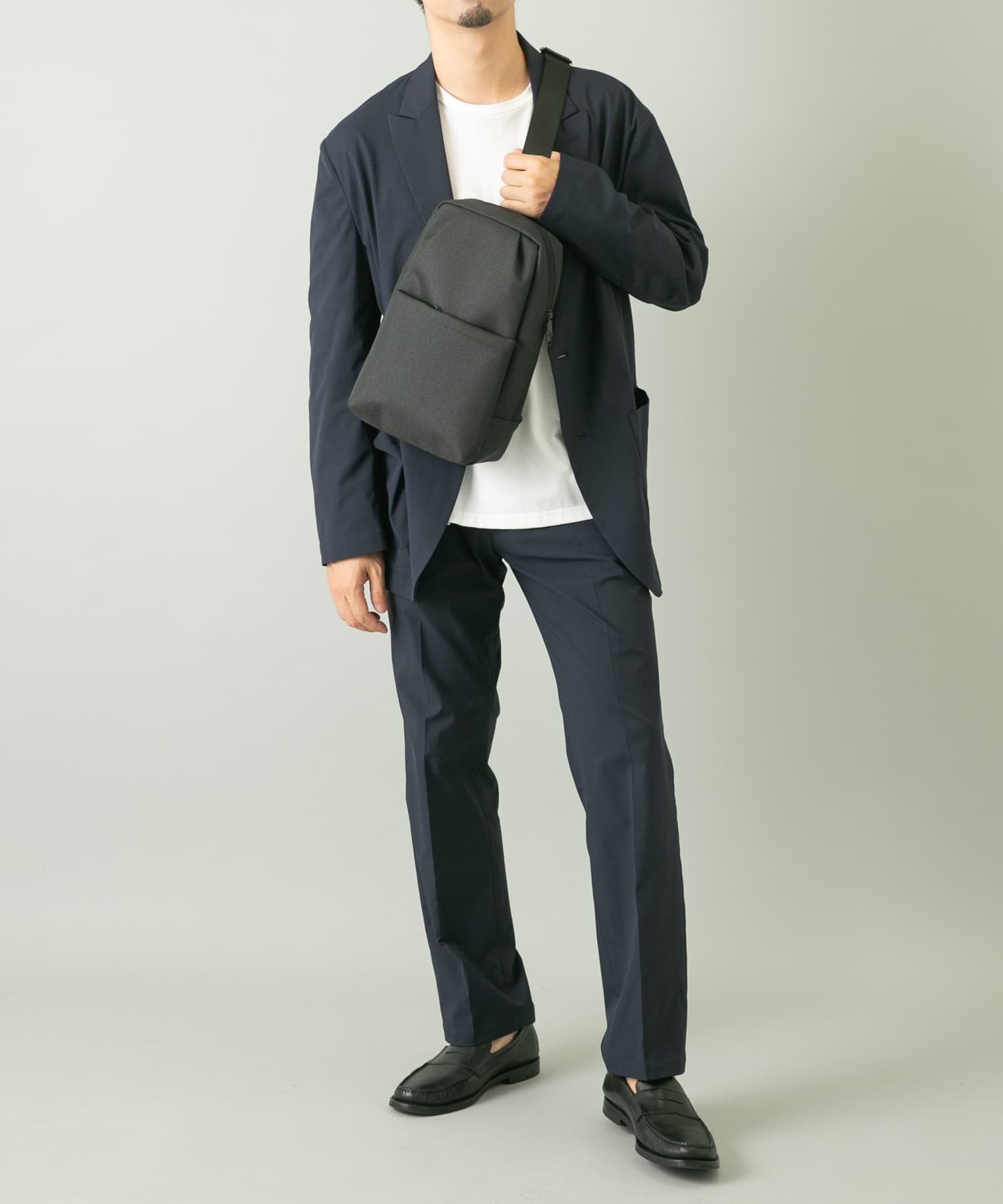 撥水タックスクエアボディバッグ BLACK one
