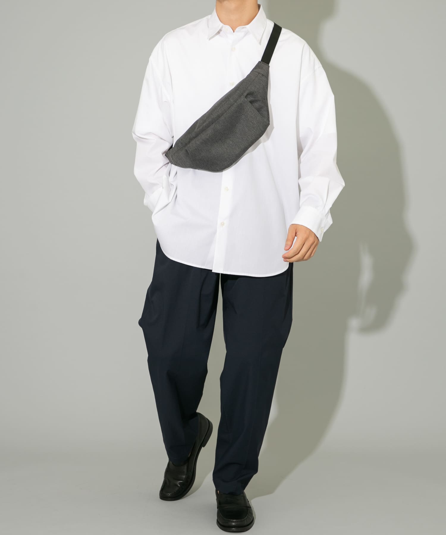 撥水タックボディバッグ CHARCOAL one