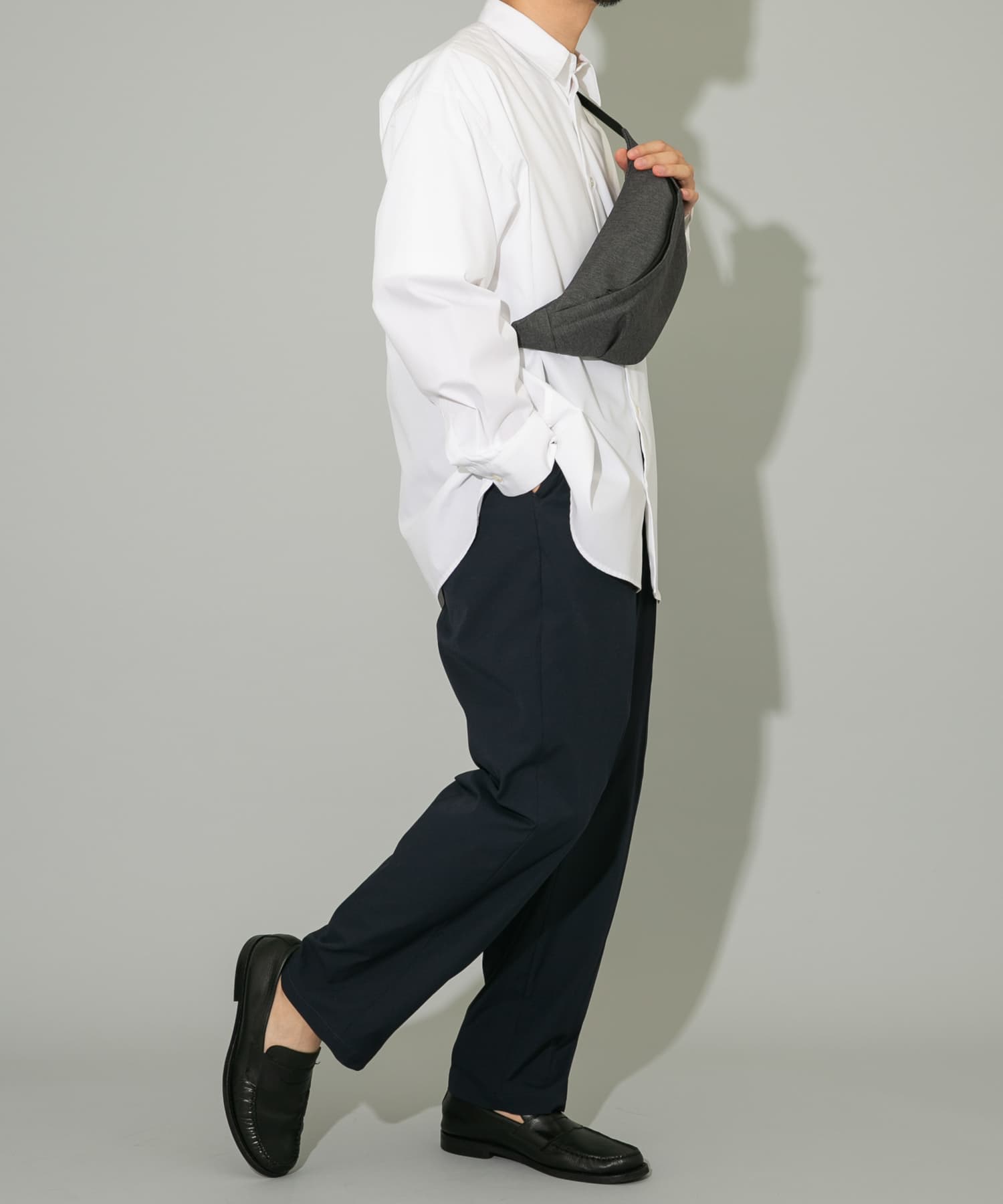 撥水タックボディバッグ CHARCOAL one