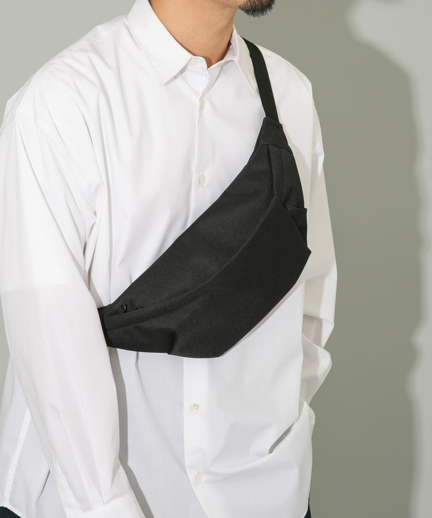 撥水タックボディバッグ BLACK one