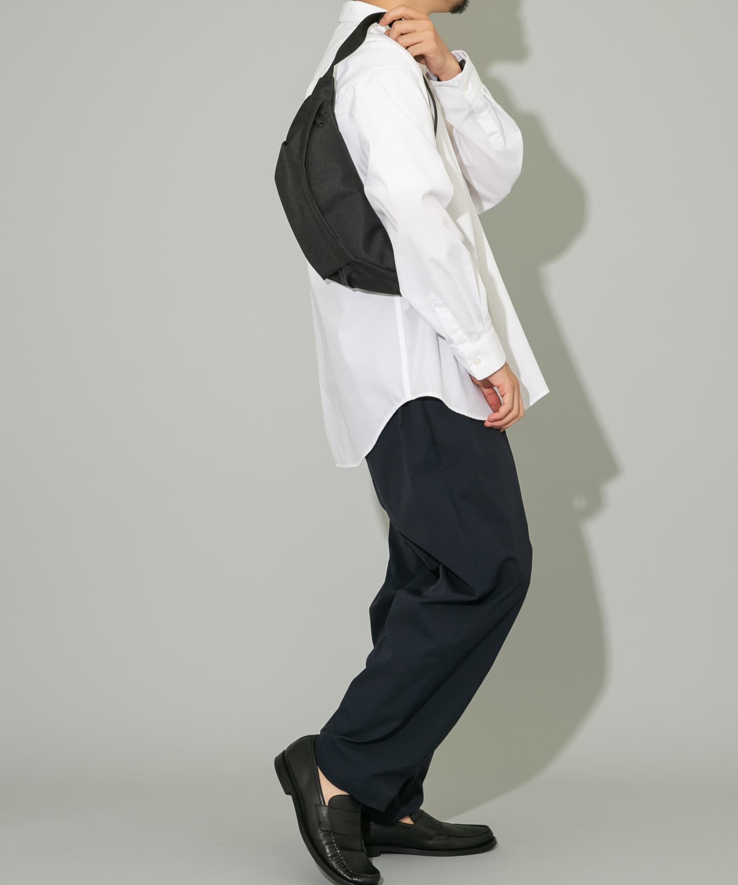 撥水タックボディバッグ BLACK one