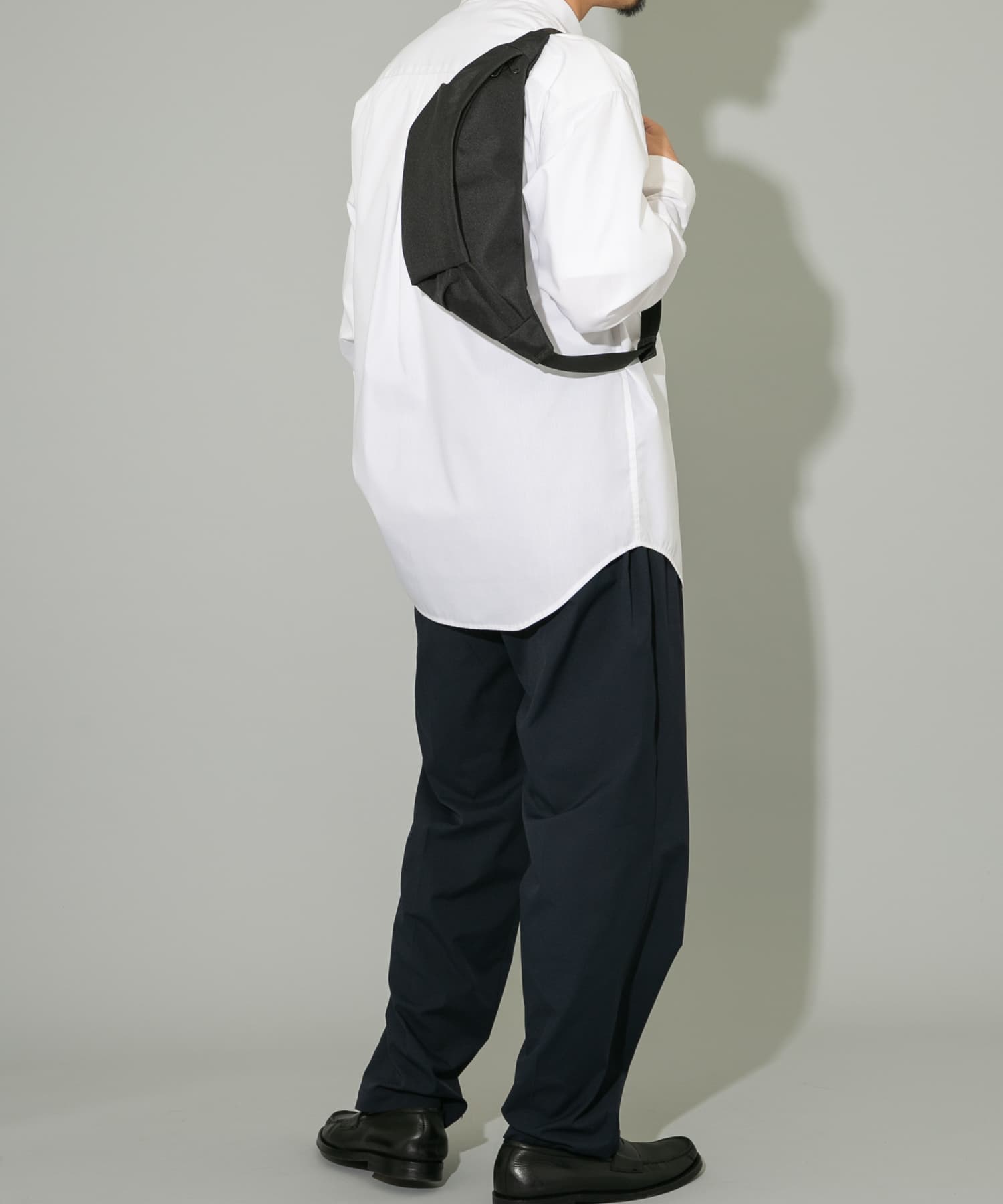 撥水タックボディバッグ BLACK one