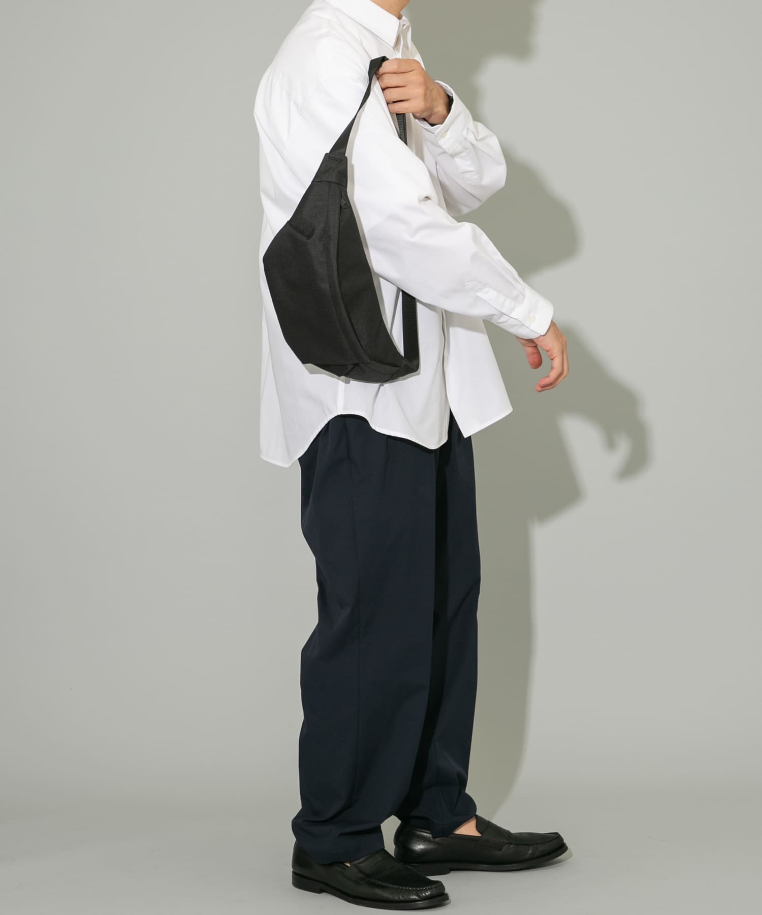 撥水タックボディバッグ BLACK one