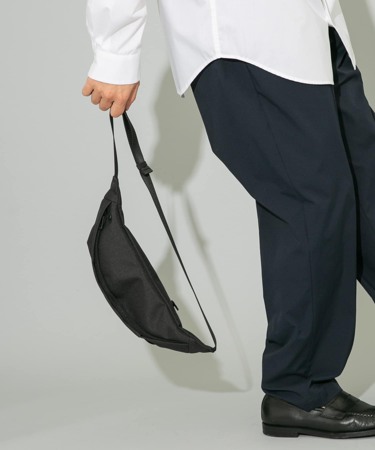 撥水タックボディバッグ BLACK one