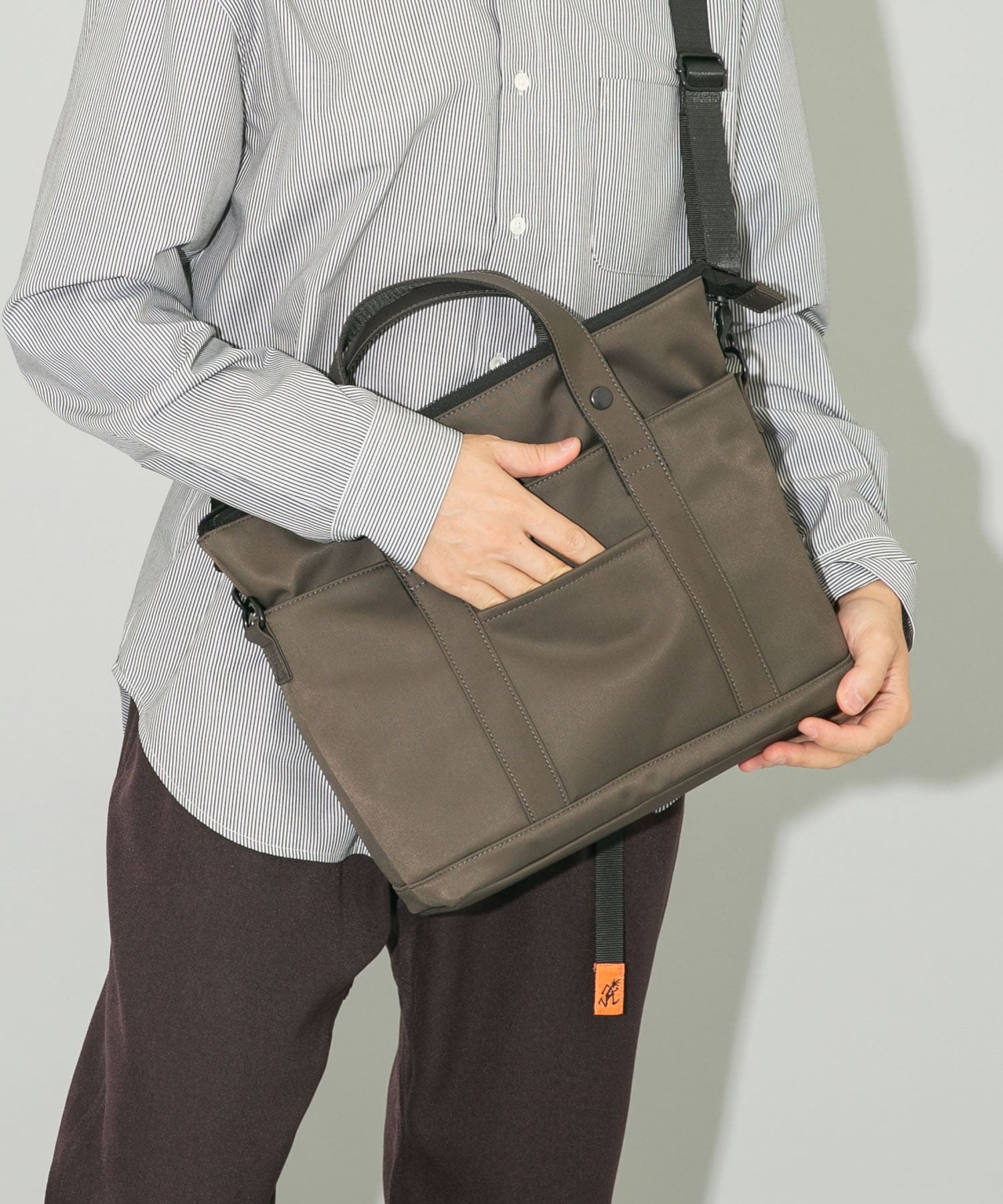 KHAKI