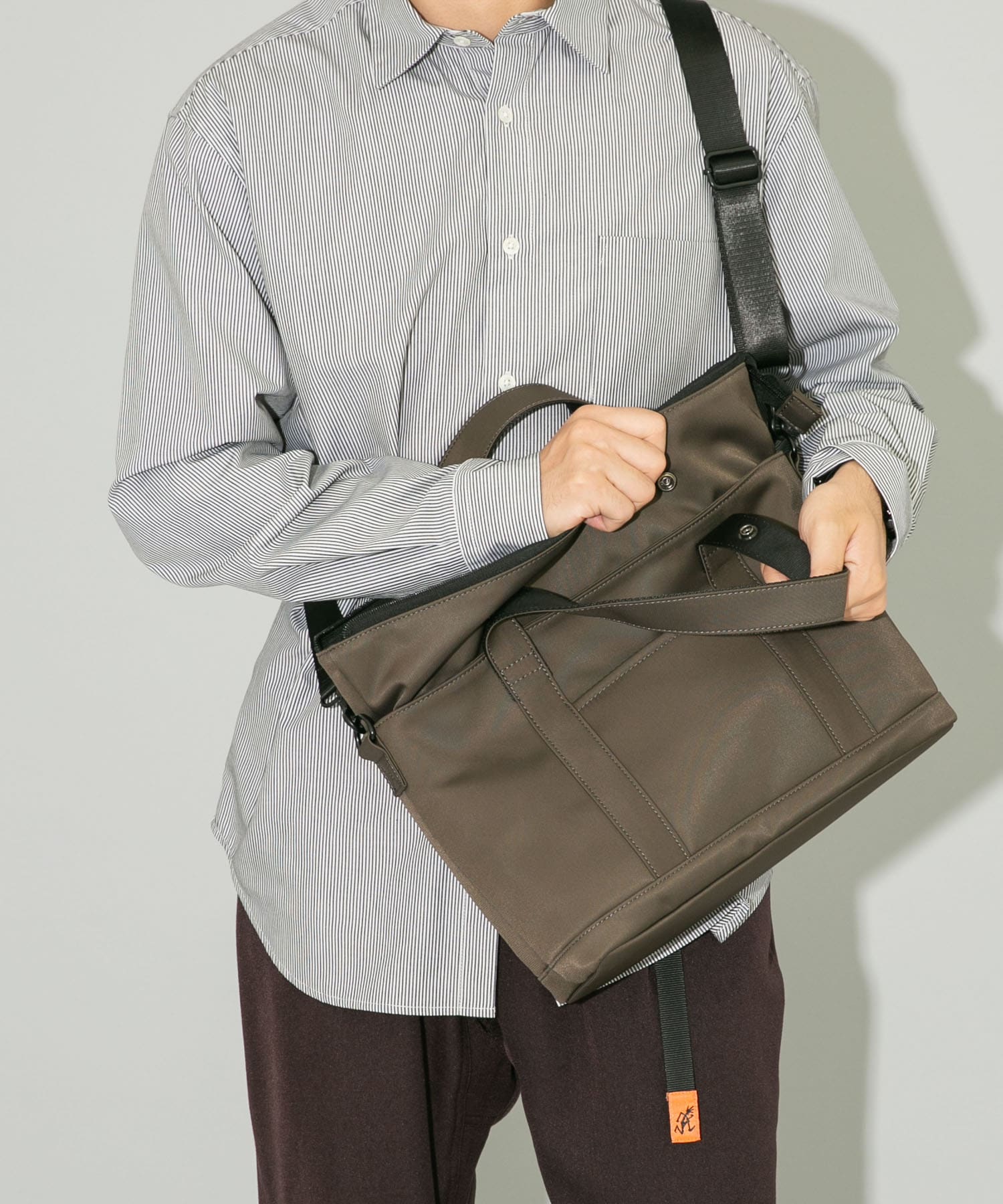 KHAKI