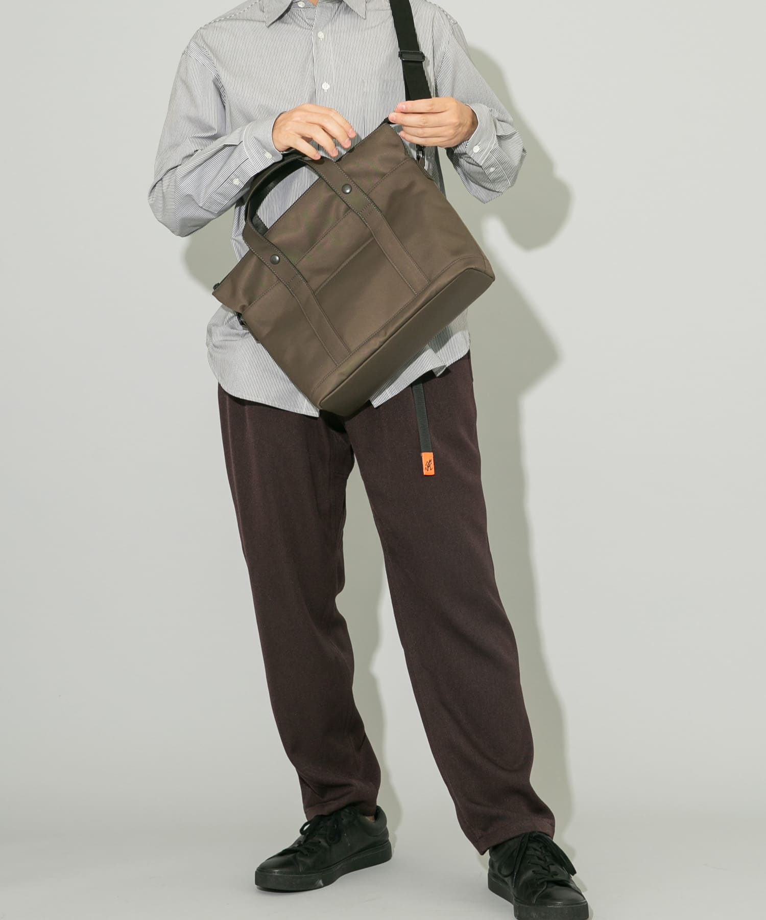 KHAKI