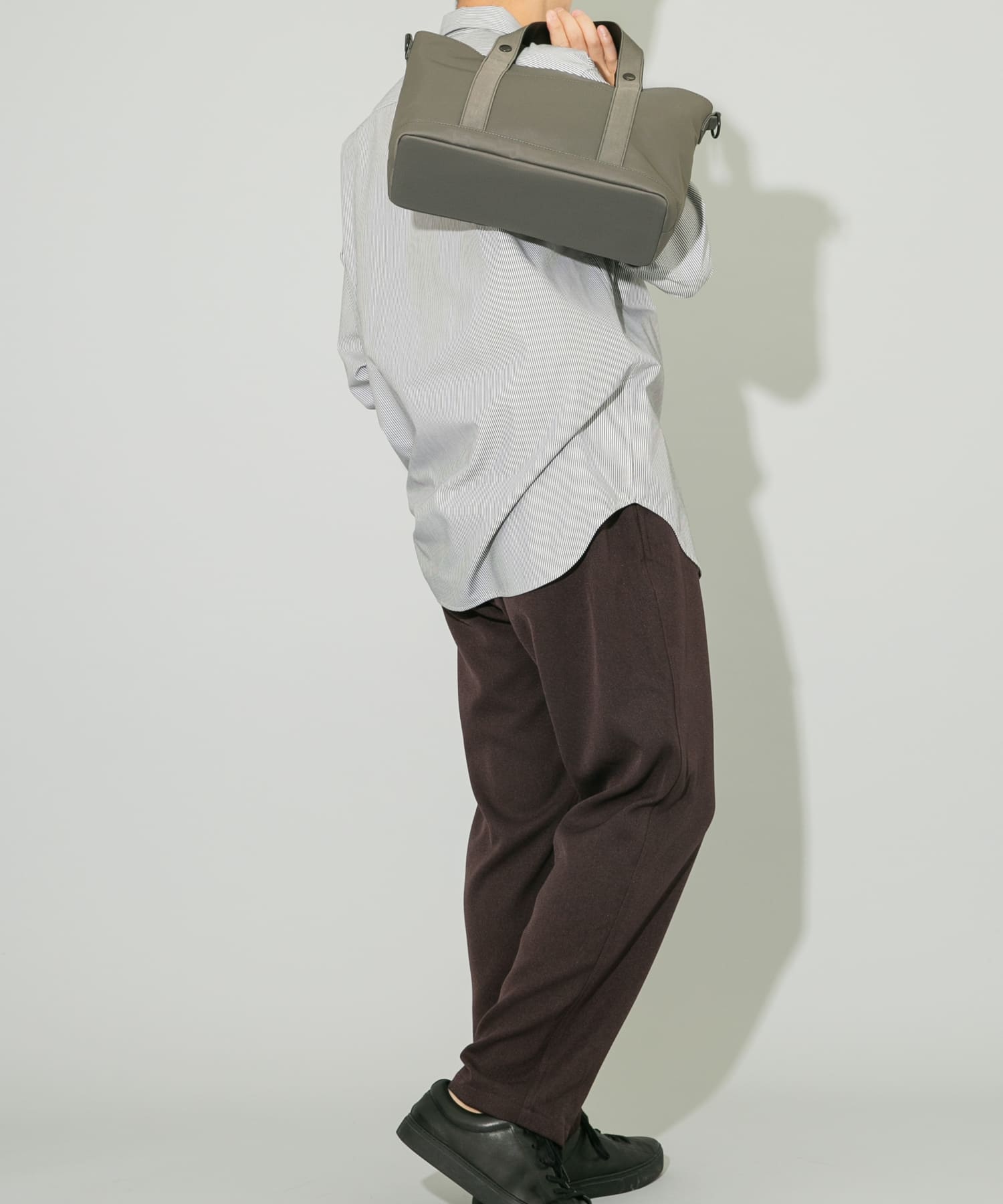 GRAY