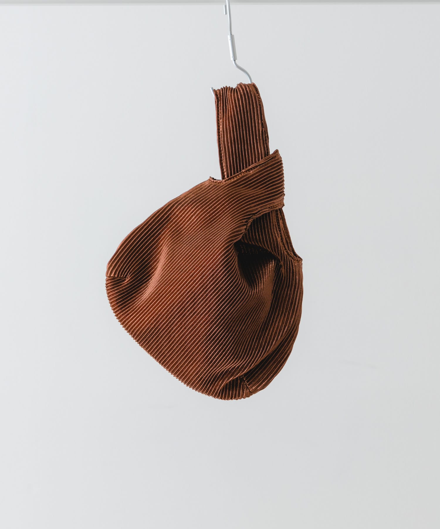 メタリックプリーツバッグ BROWN one