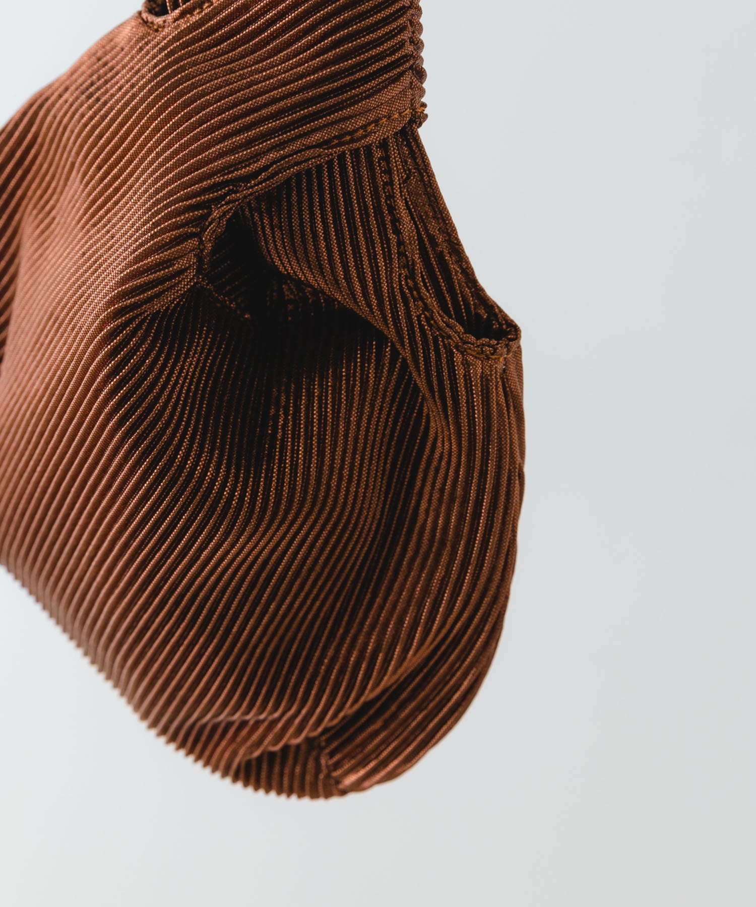 メタリックプリーツバッグ BROWN one
