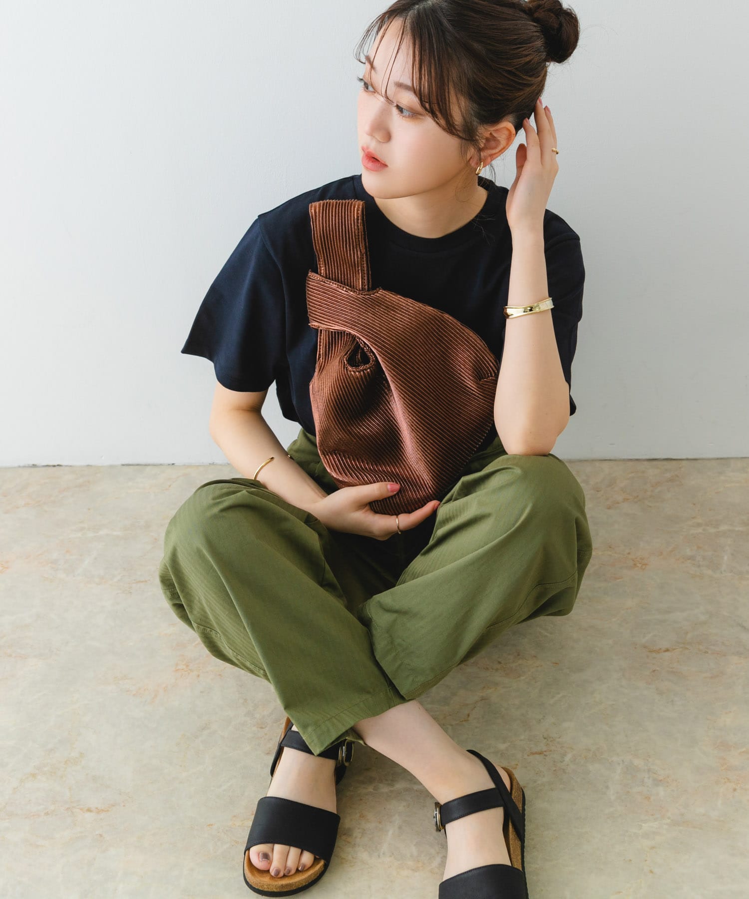 メタリックプリーツバッグ BROWN one