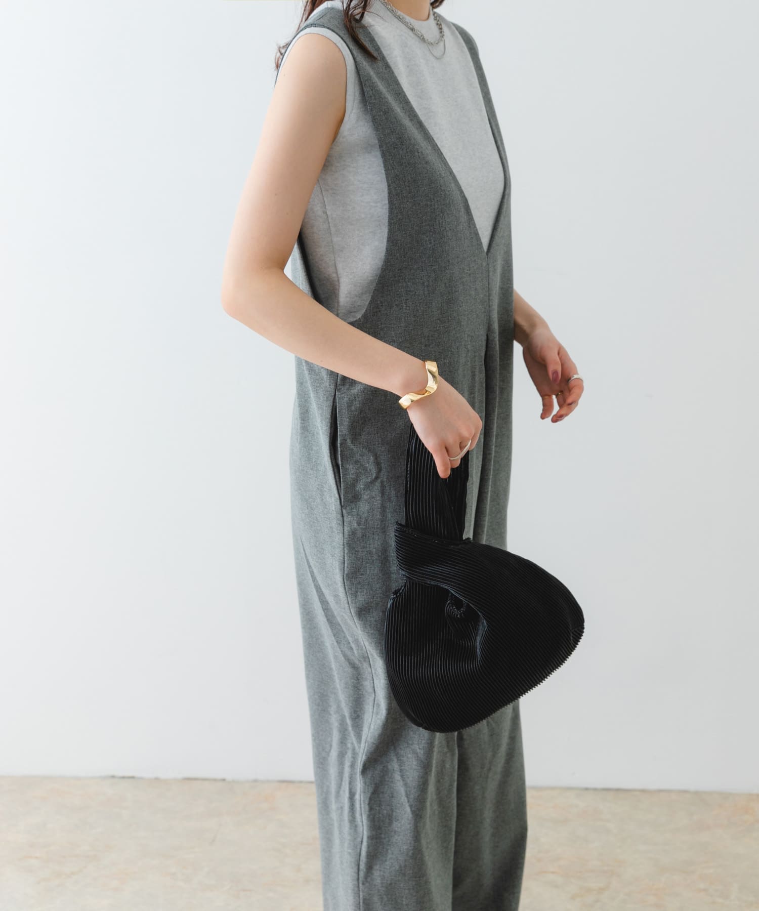 メタリックプリーツバッグ BLACK one