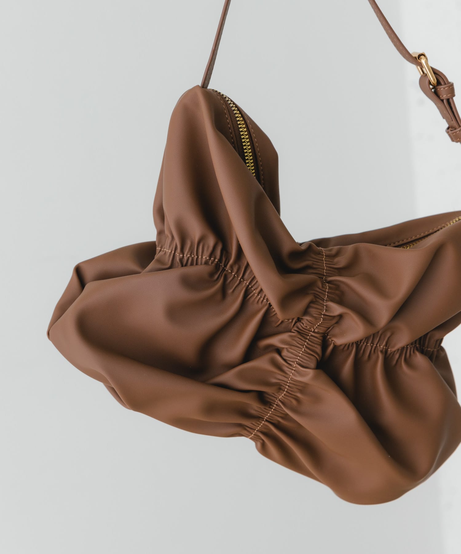 シャーリングワンハンドルバッグ CHOCO one