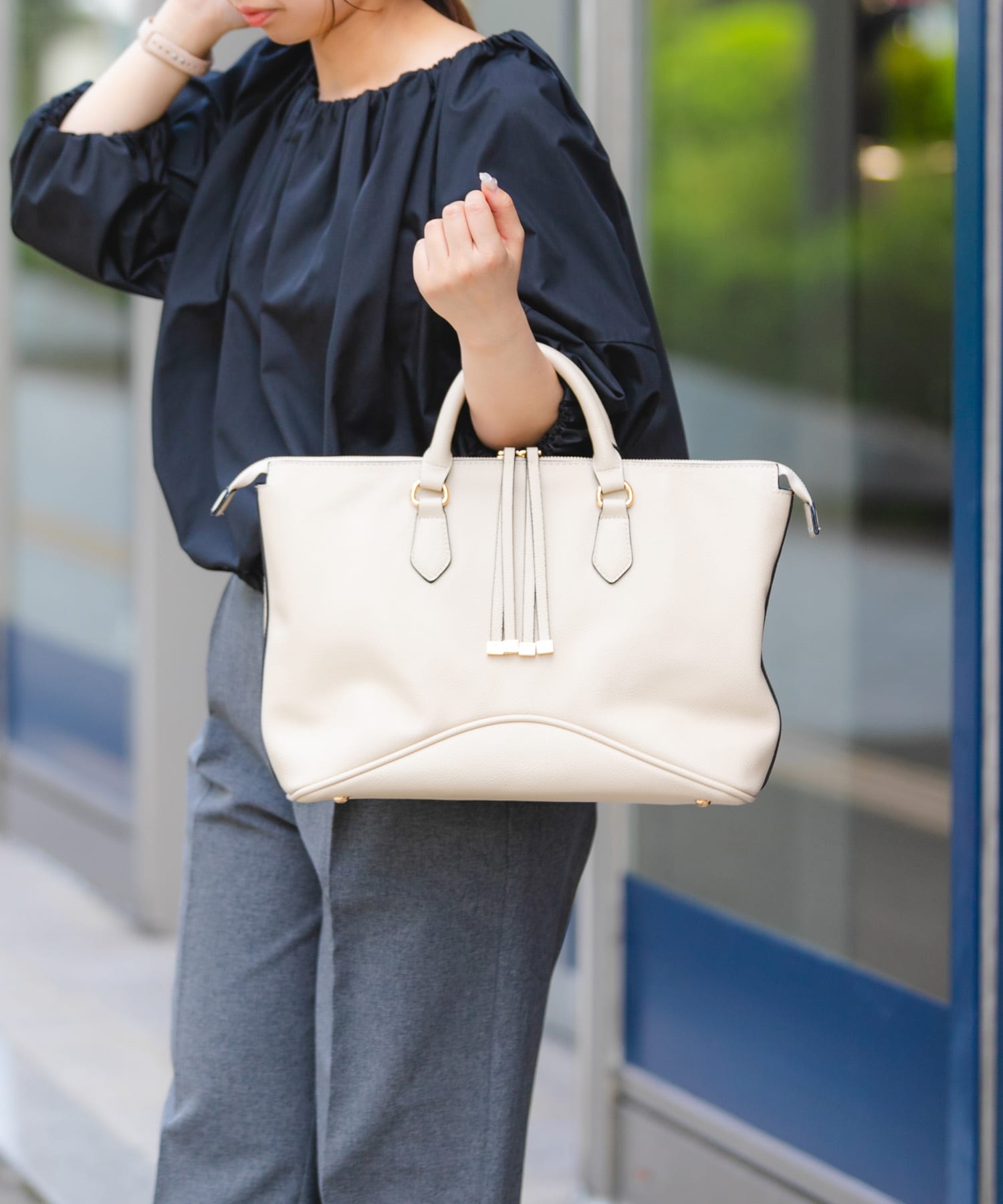 メタルストラップボストンバッグ IVORY one