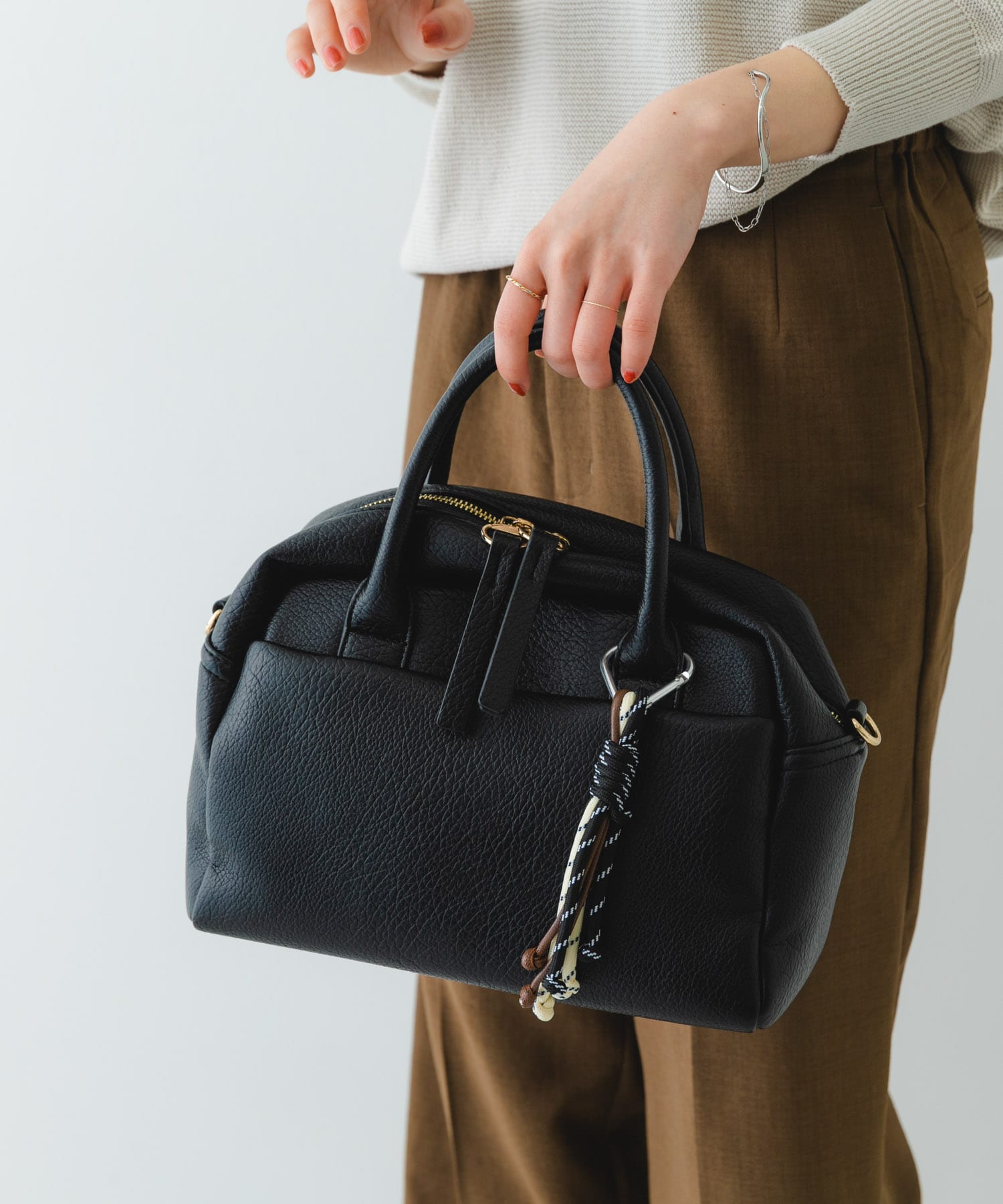 プレーンボストンバッグ BLACK one