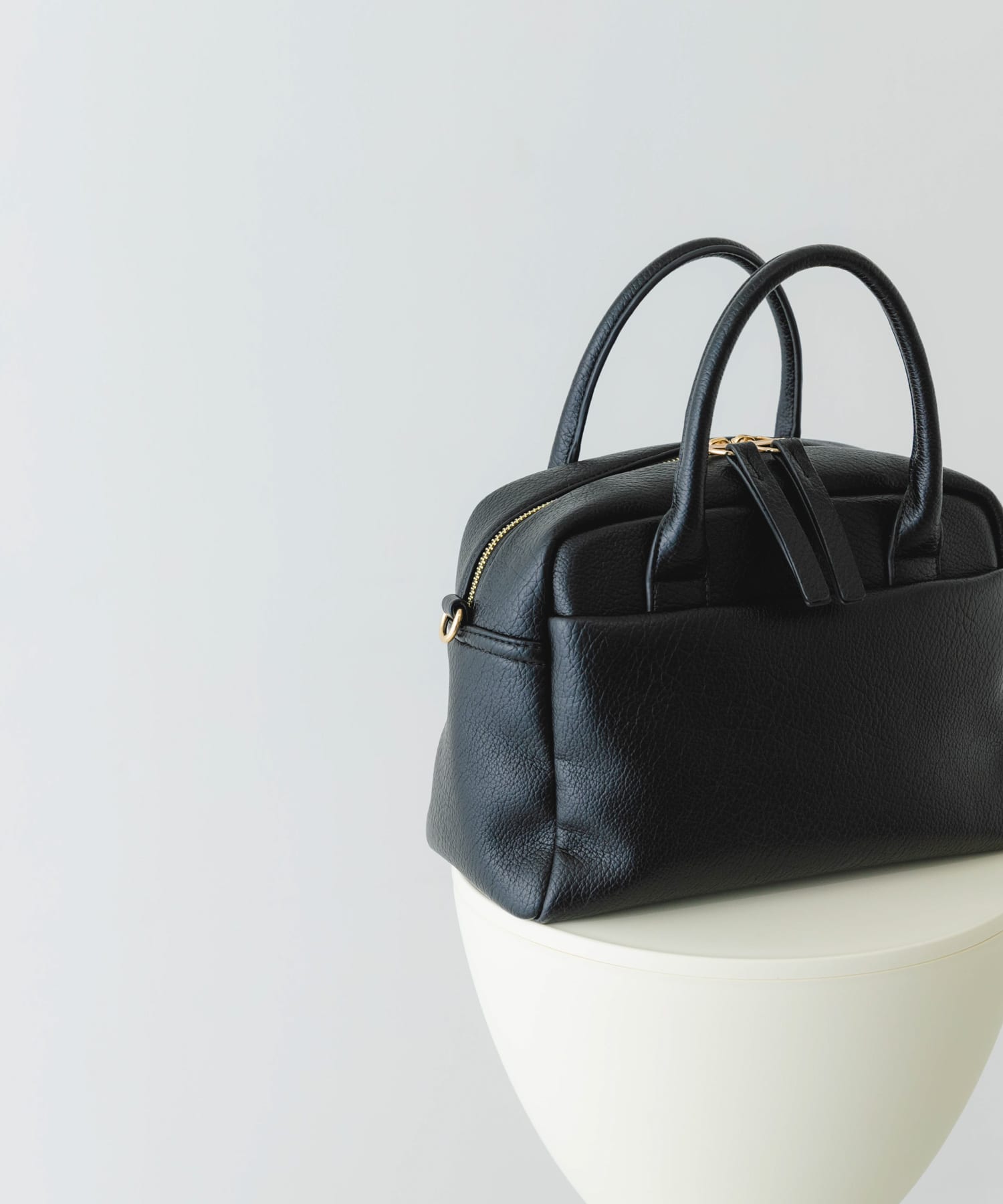 プレーンボストンバッグ BLACK one