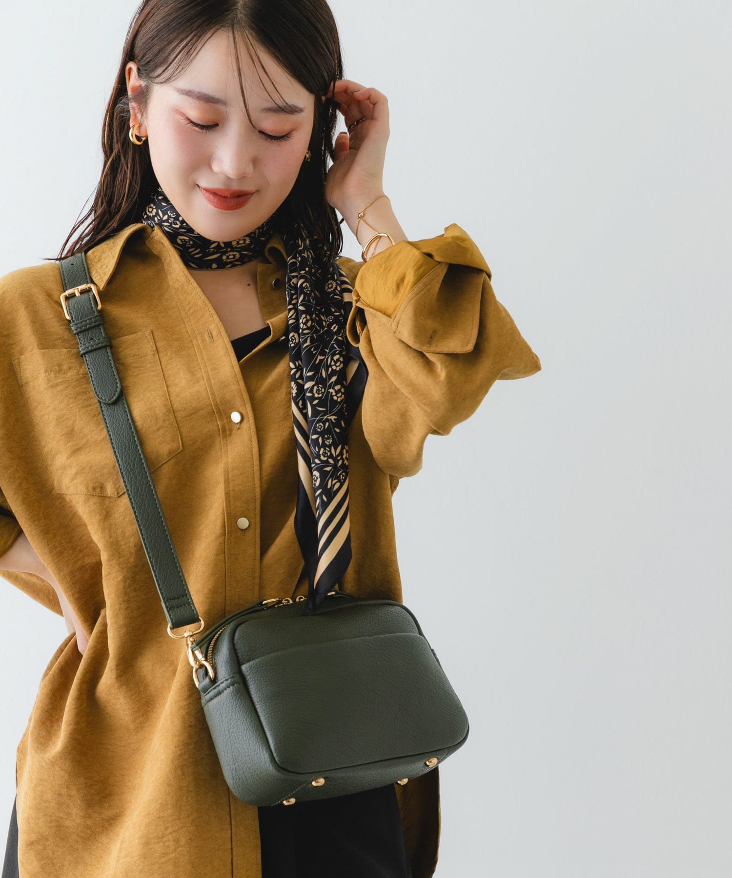 プレーンショルダーバッグ KHAKI one