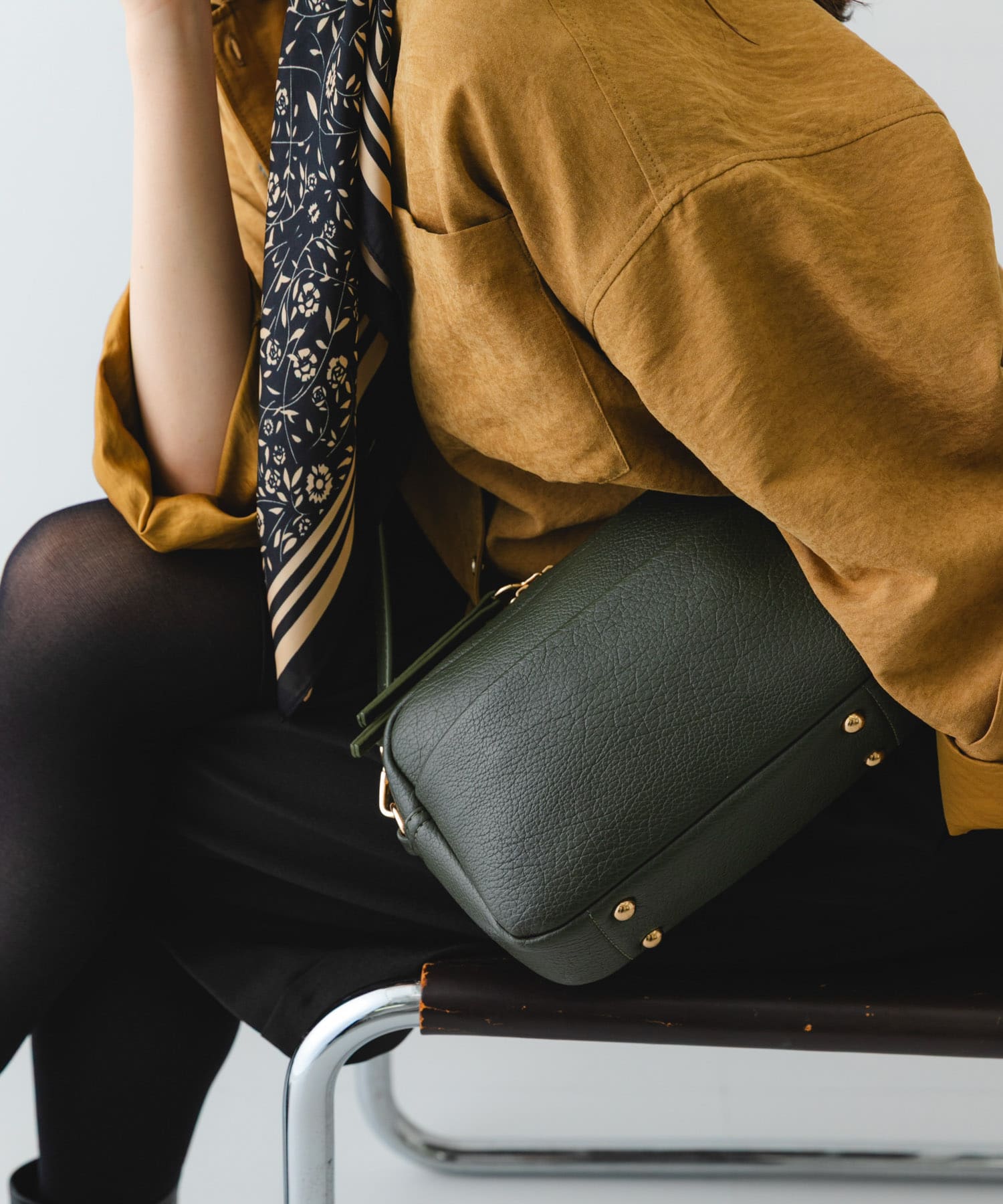 プレーンショルダーバッグ KHAKI one