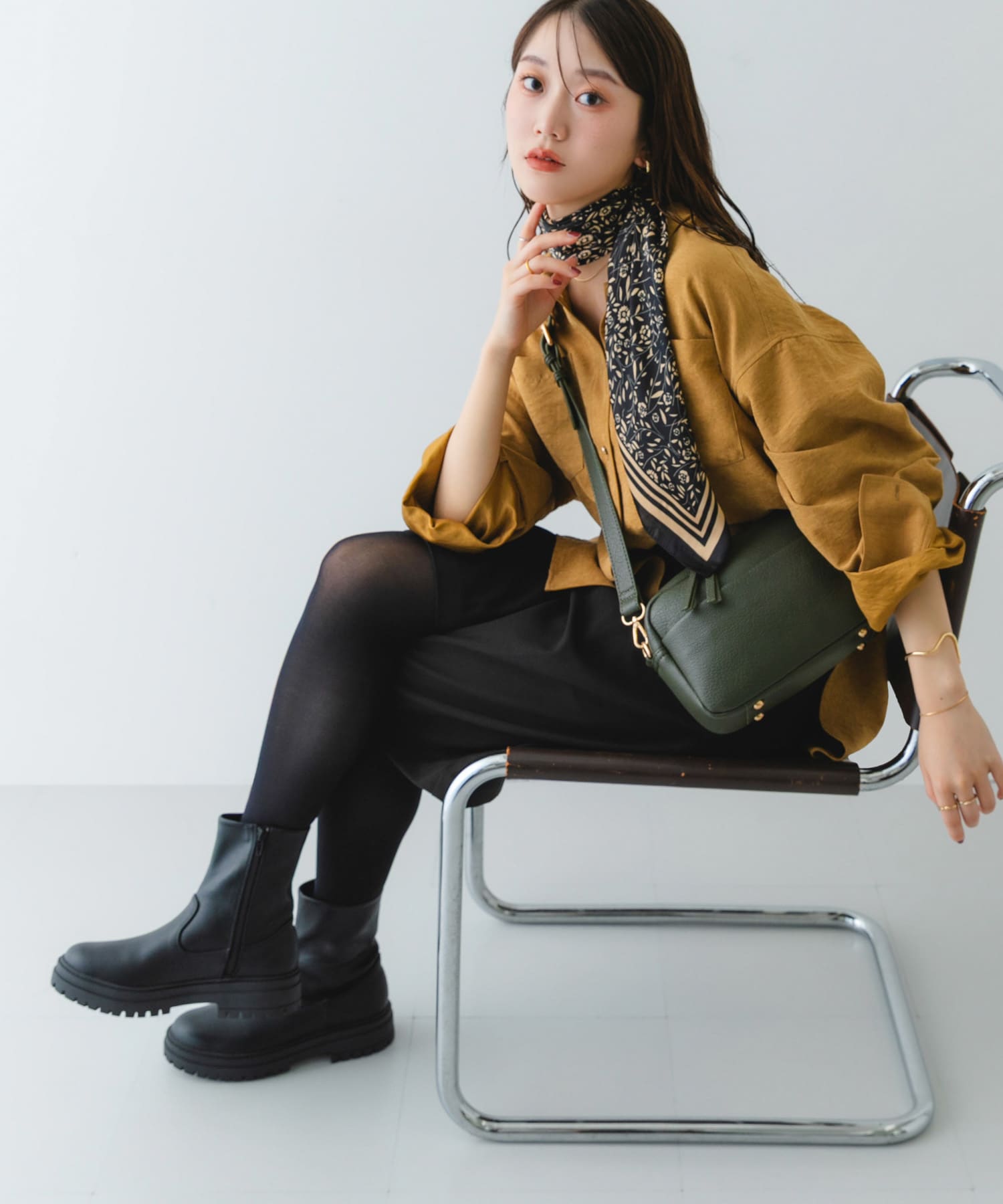 プレーンショルダーバッグ KHAKI one