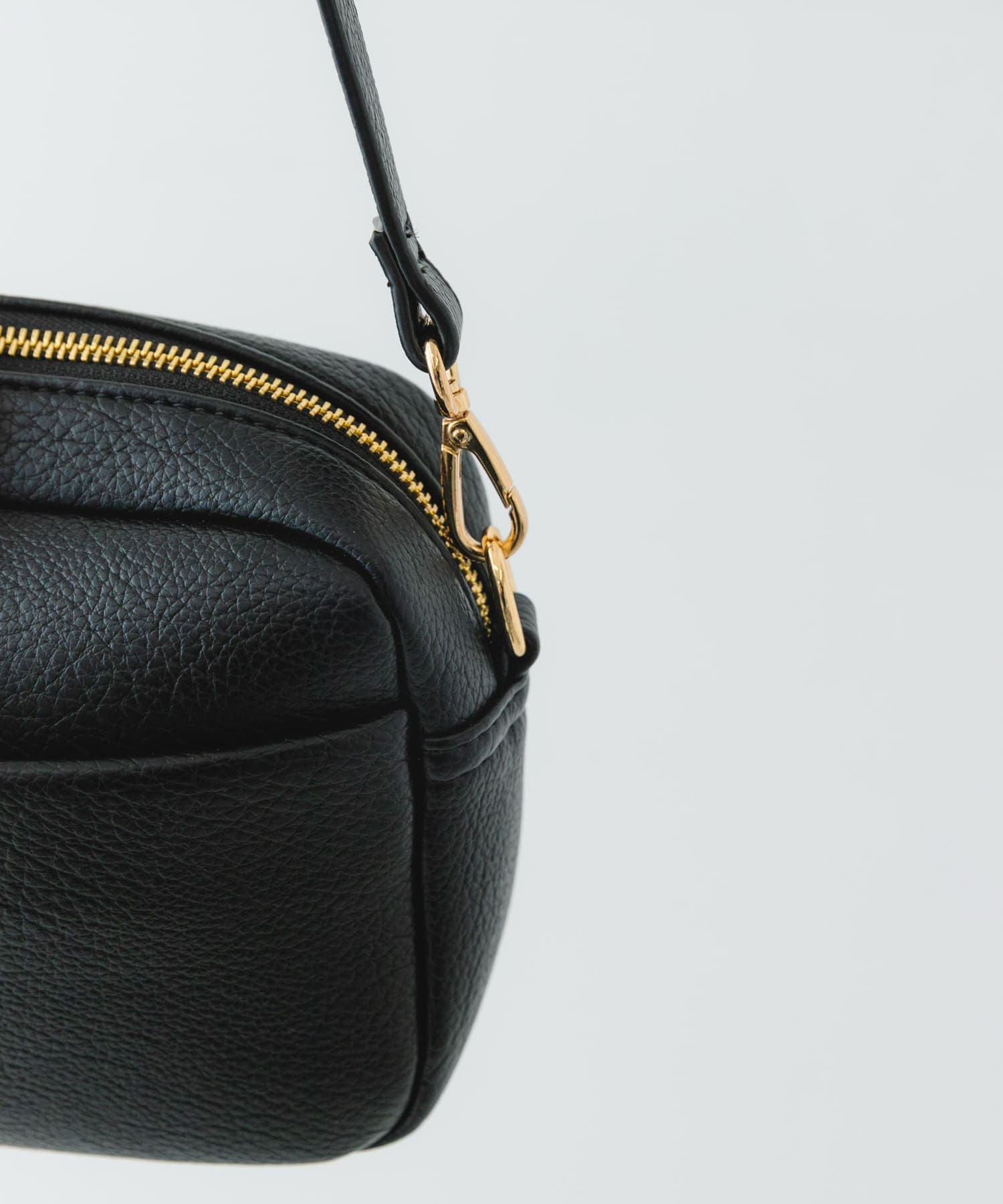 プレーンショルダーバッグ BLACK one