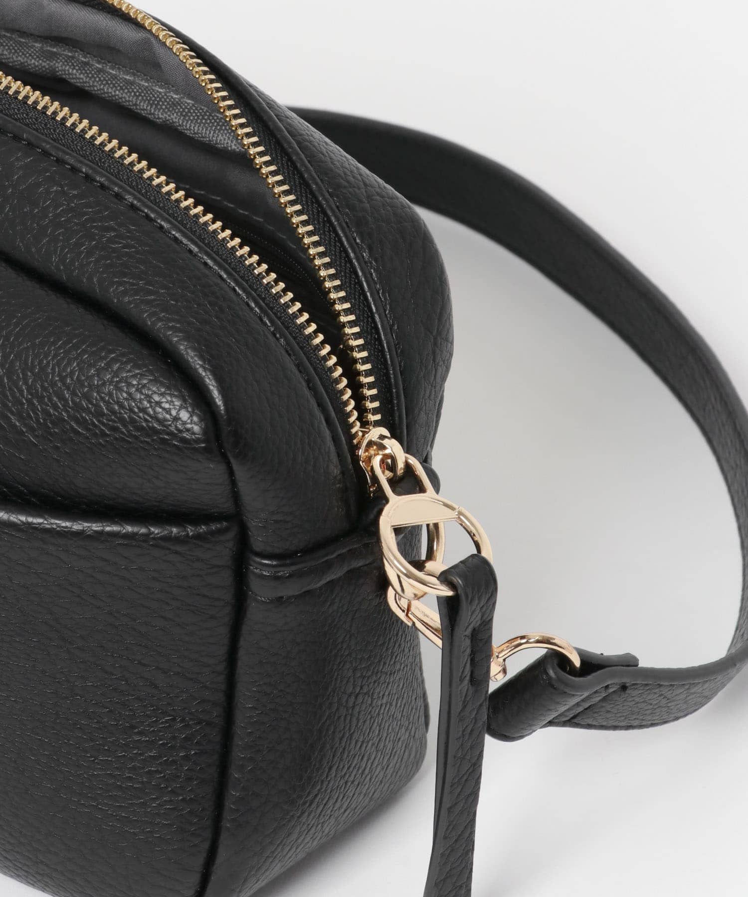 プレーンショルダーバッグ BLACK one