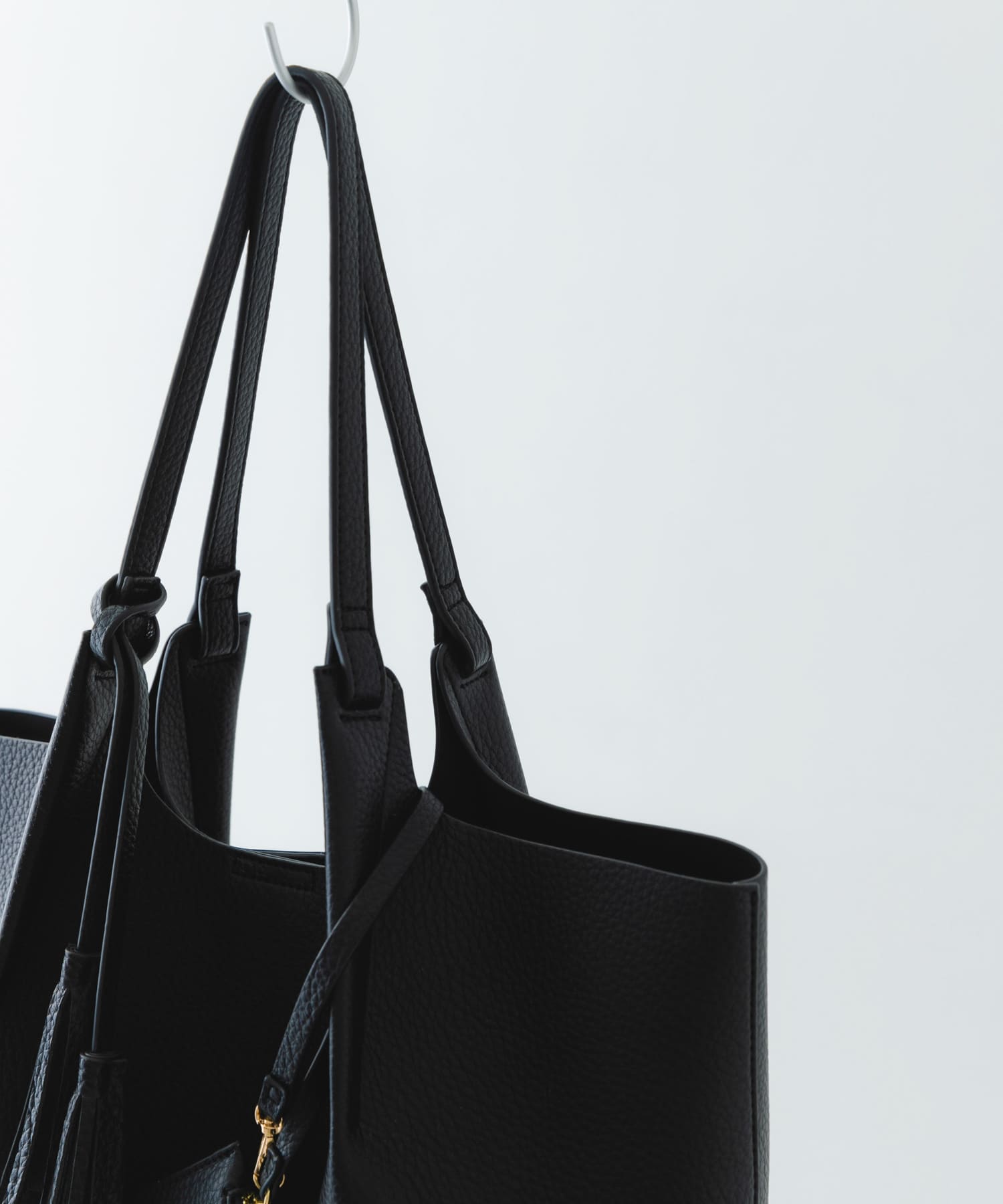 ポーチ付タックトートバッグ BLACK one