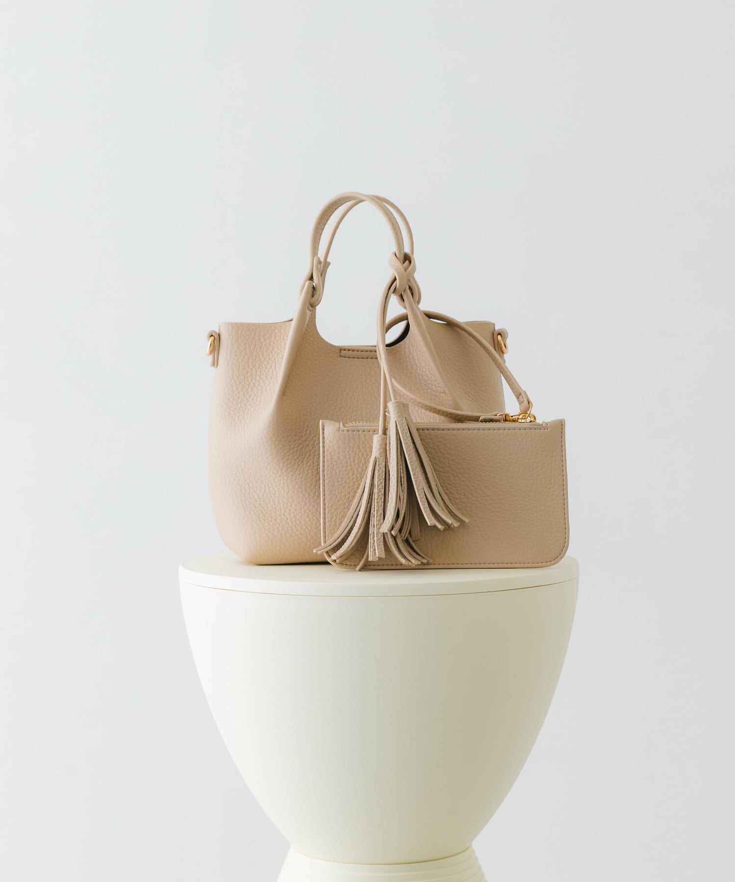 ポーチ付タックミニショルダーバッグ IVORY one