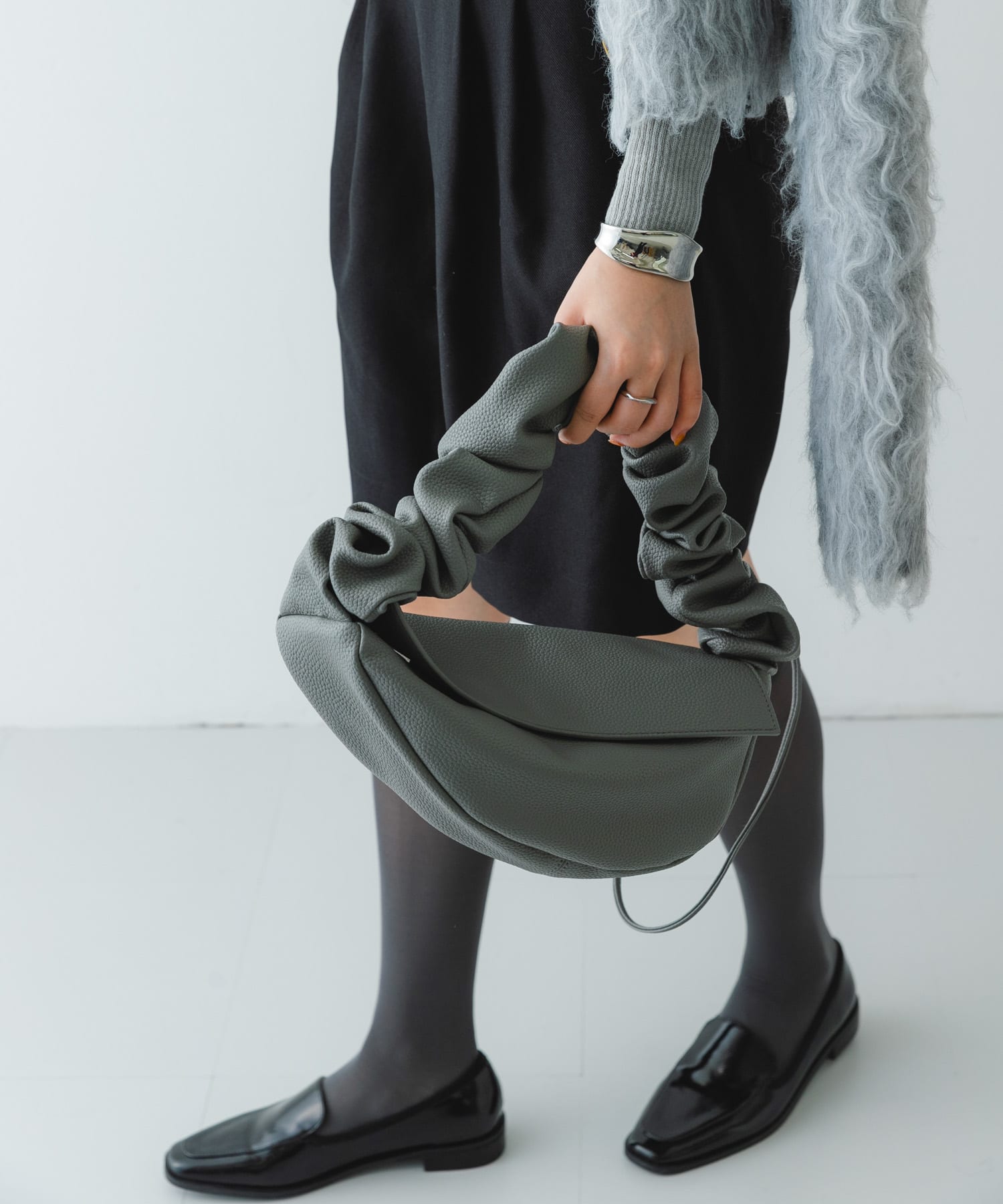 ギャザーハンドルバッグ GRAY one