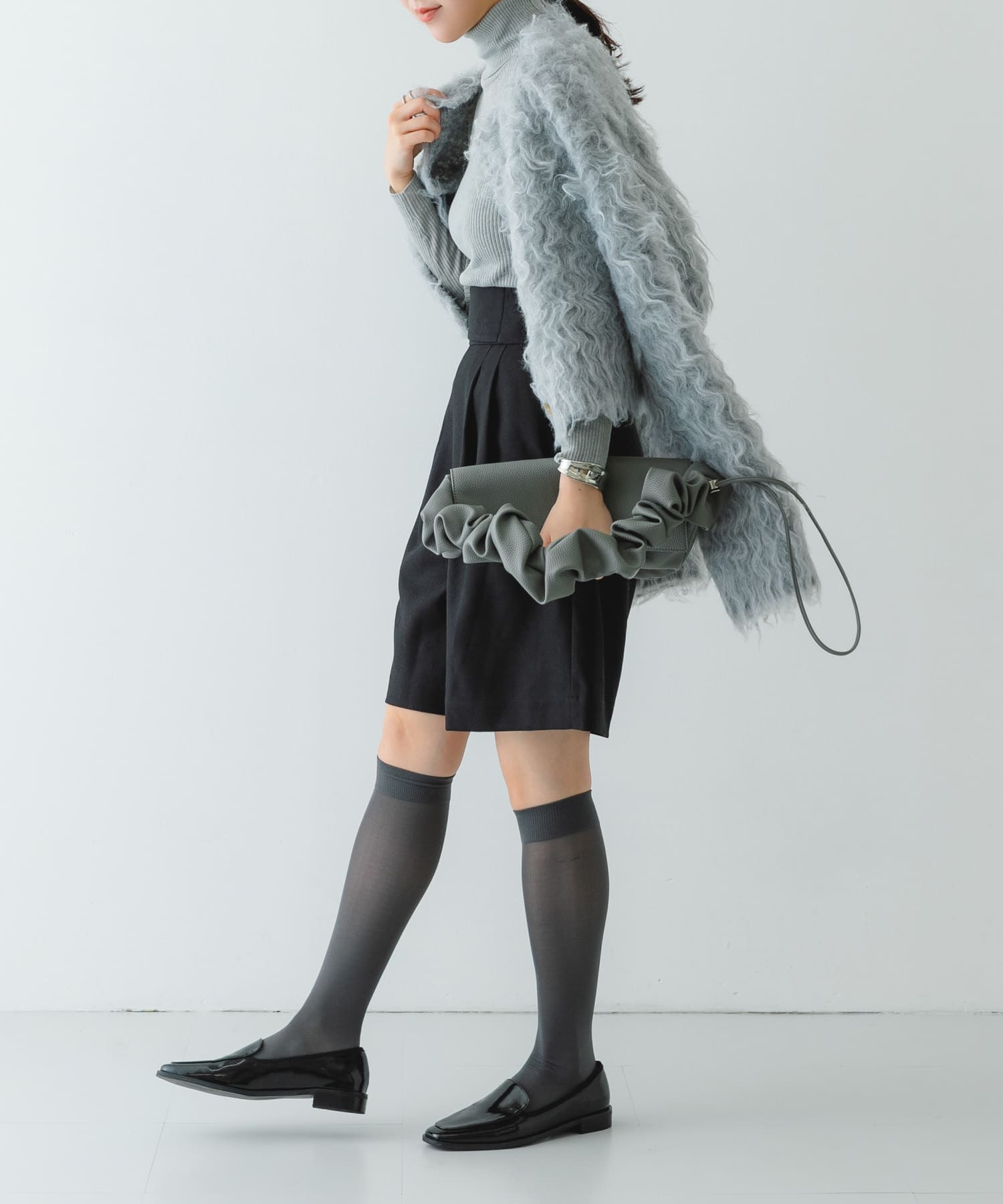 ギャザーハンドルバッグ GRAY one