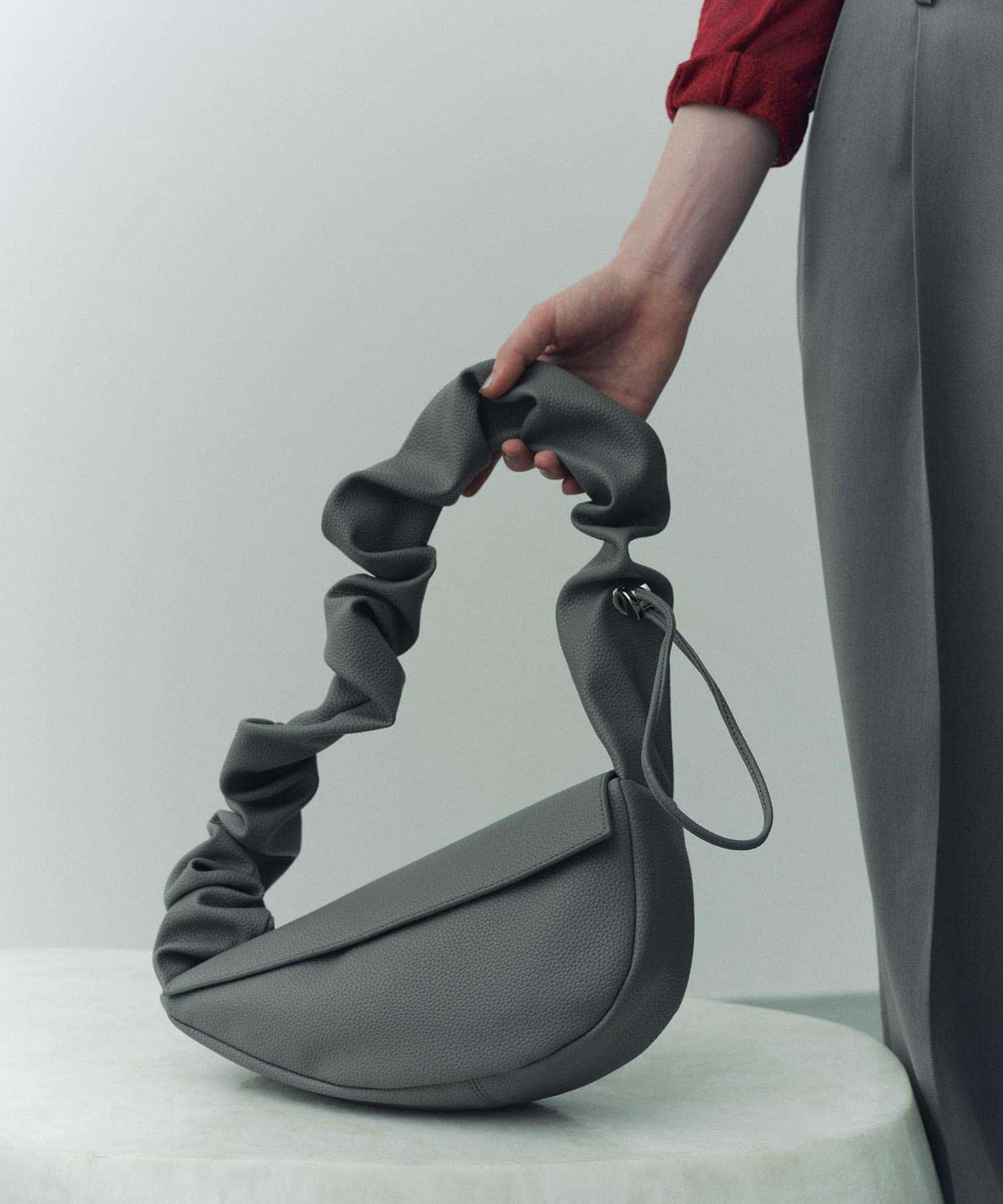 ギャザーハンドルバッグ GRAY one
