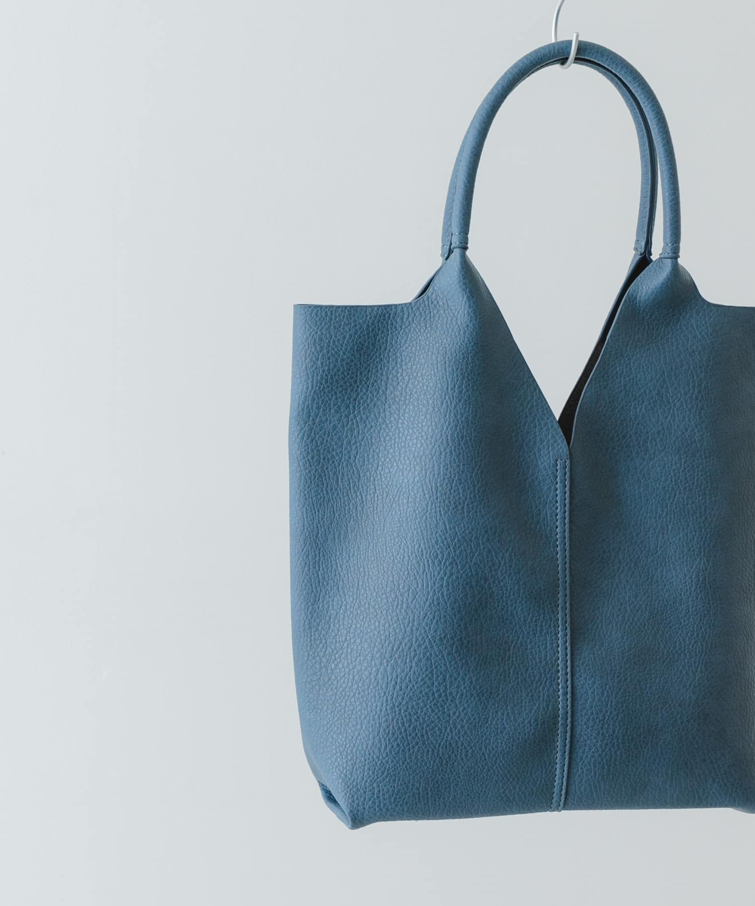 センターステッチVカットトートバッグ BLUE one