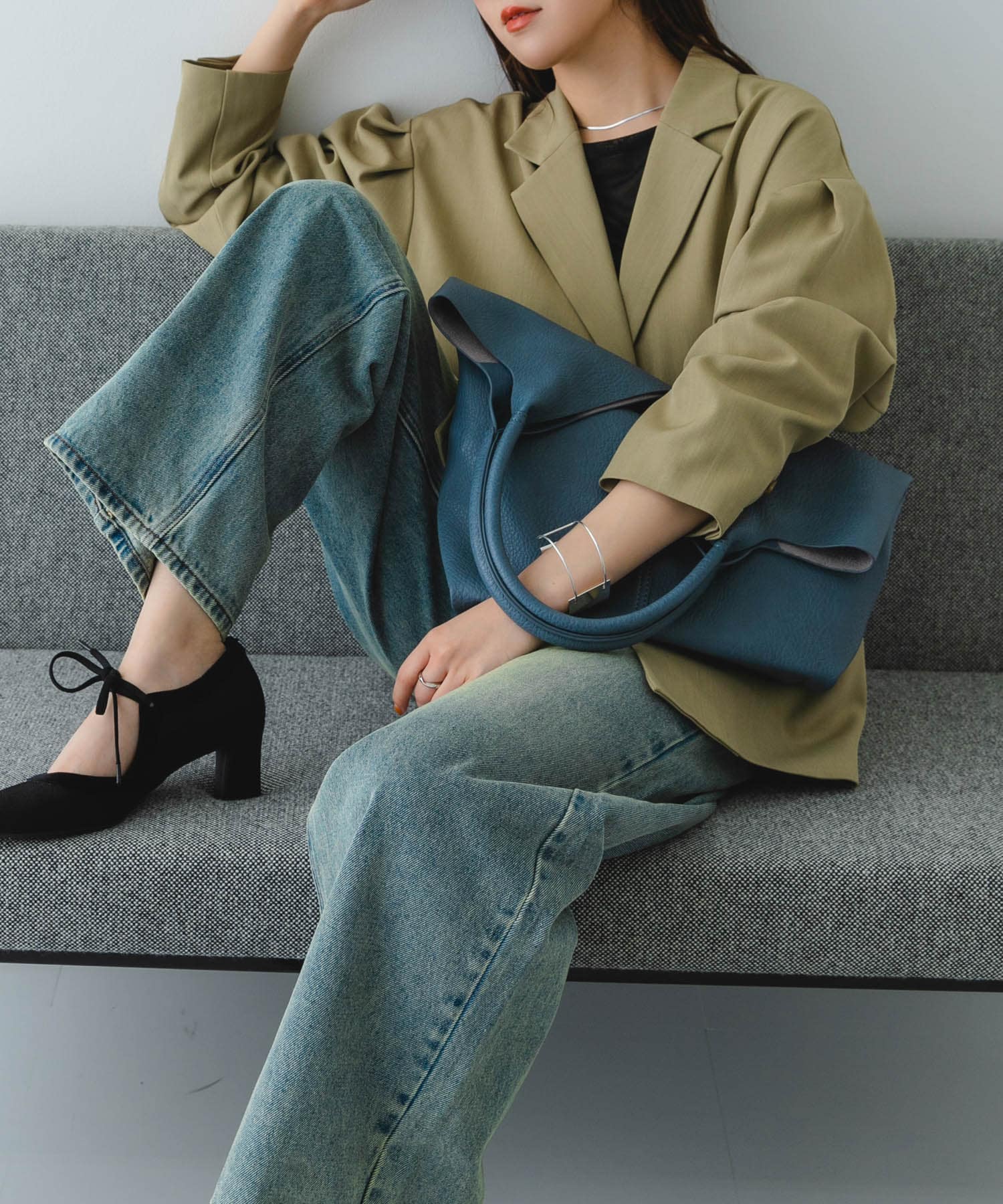 センターステッチVカットトートバッグ BLUE one