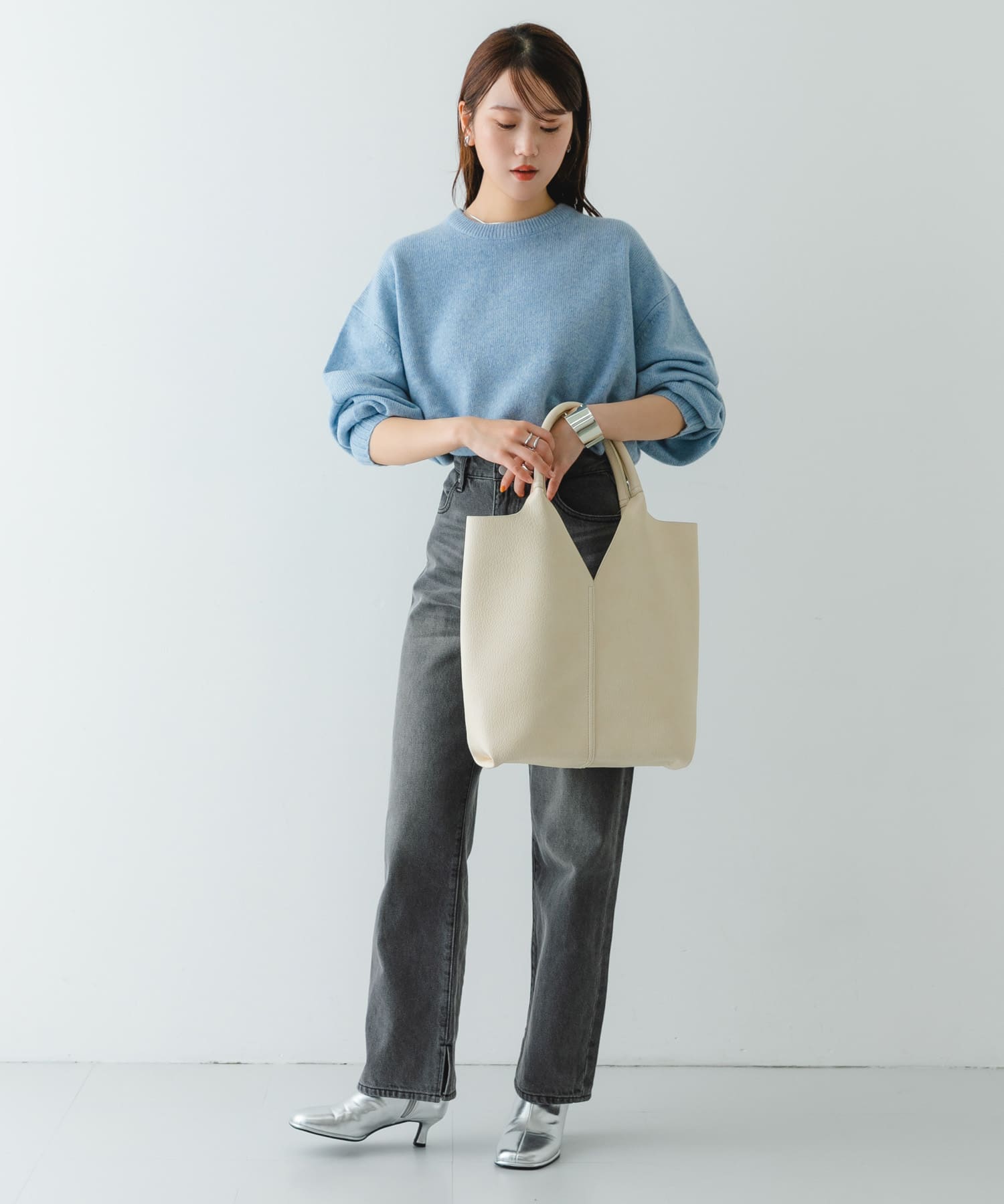 センターステッチVカットトートバッグ IVORY one