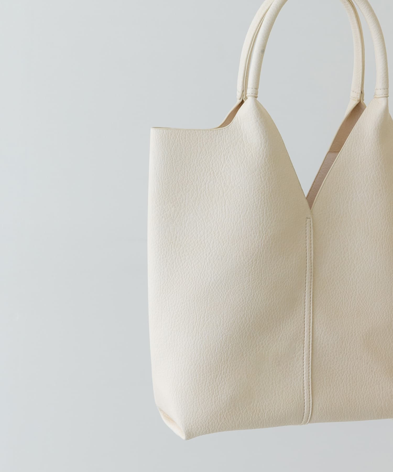 センターステッチVカットトートバッグ IVORY one