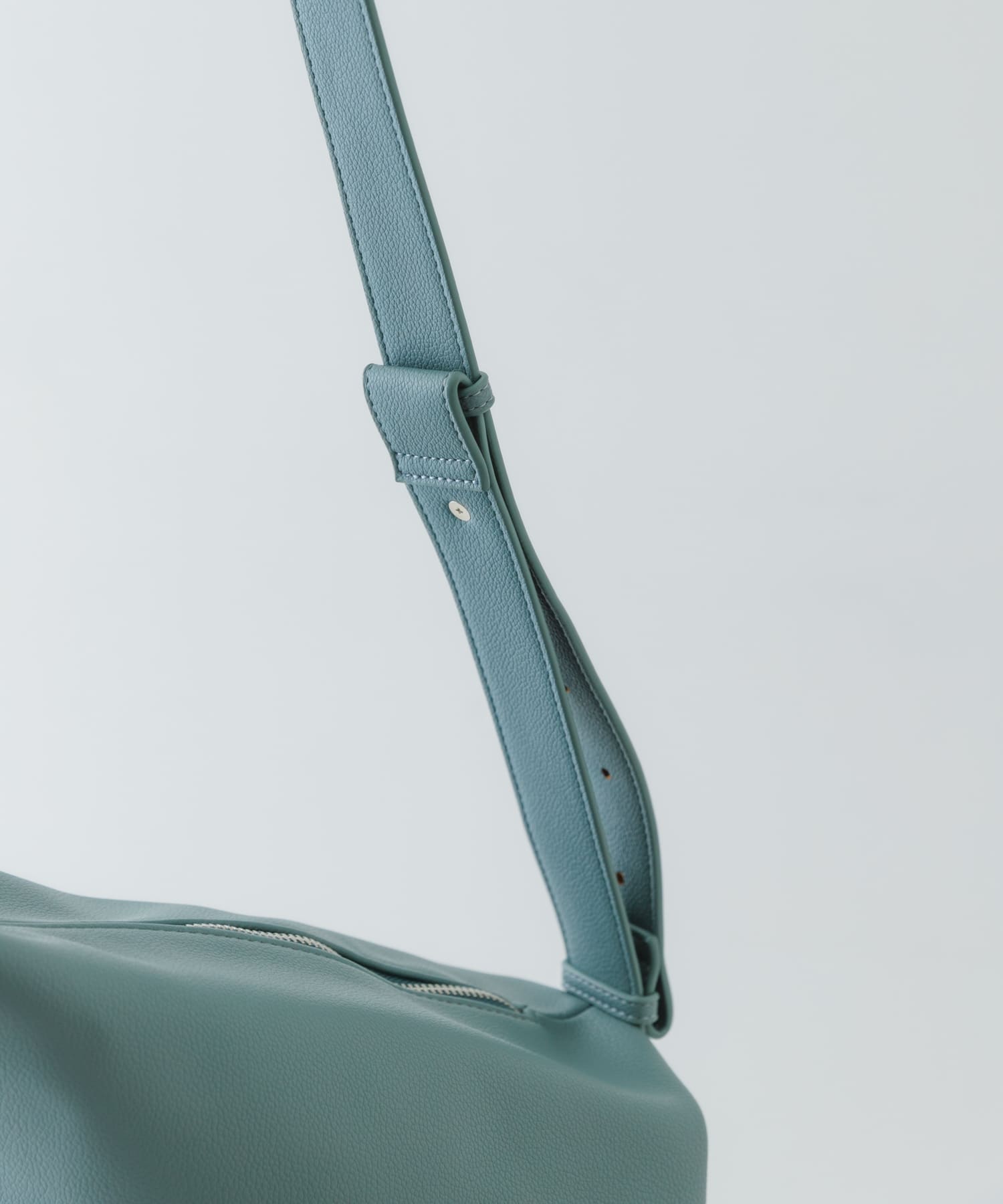 ワンショルダーボディバッグ SAX one