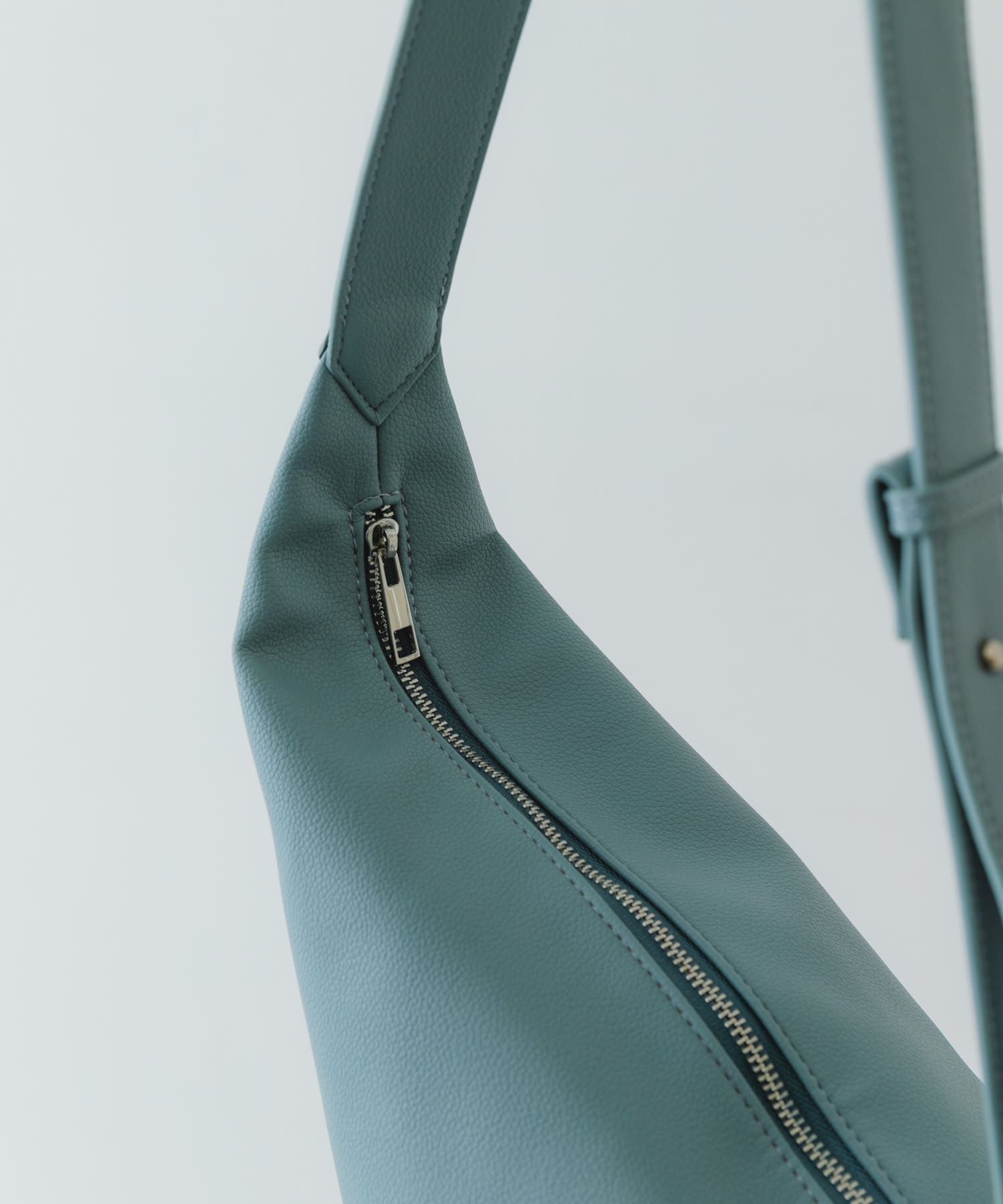 ワンショルダーボディバッグ SAX one