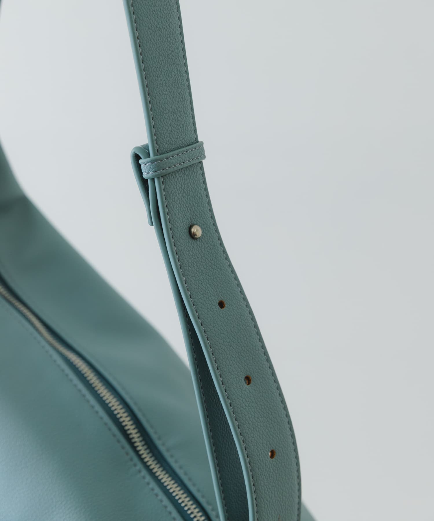 ワンショルダーボディバッグ SAX one