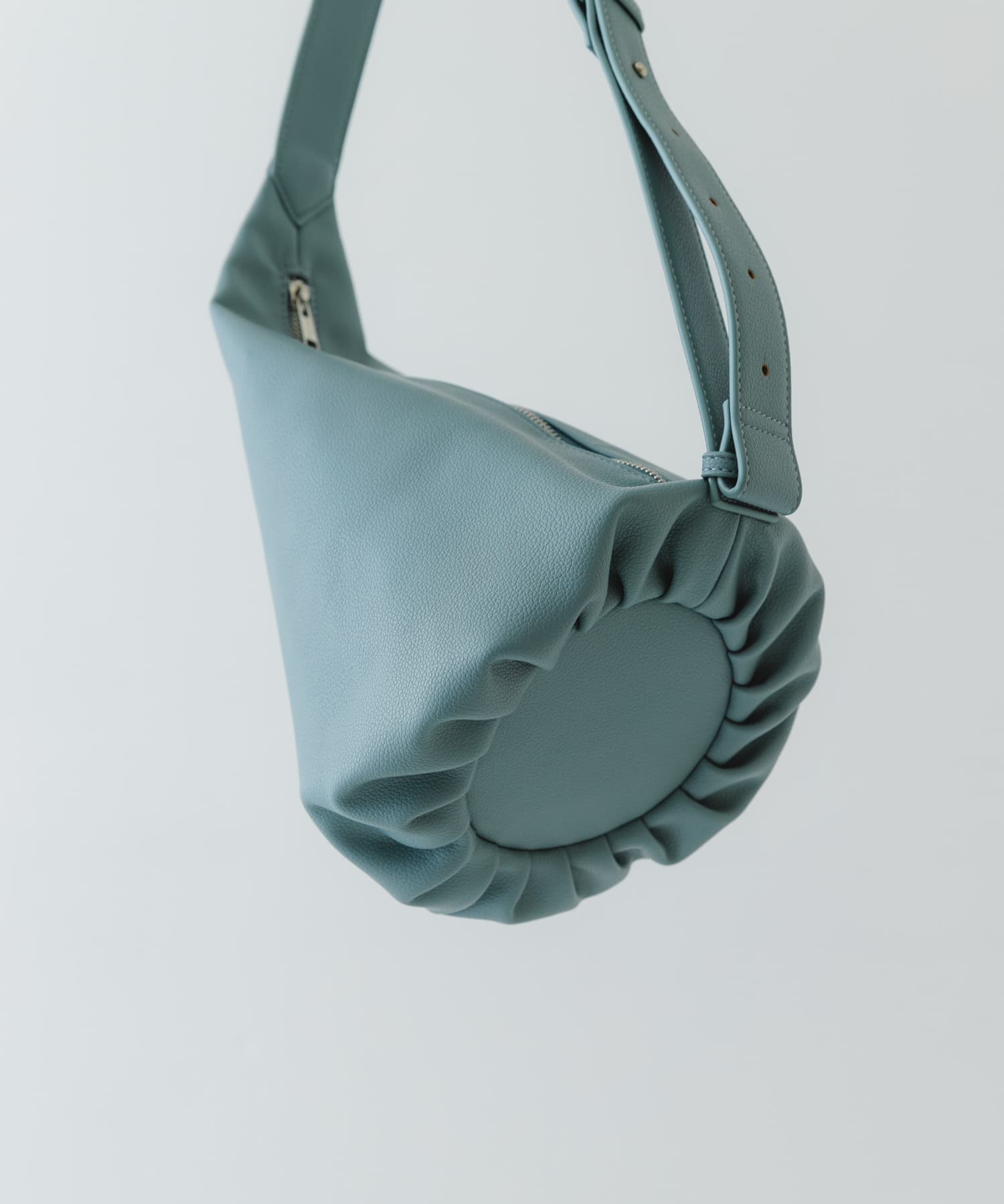 ワンショルダーボディバッグ SAX one