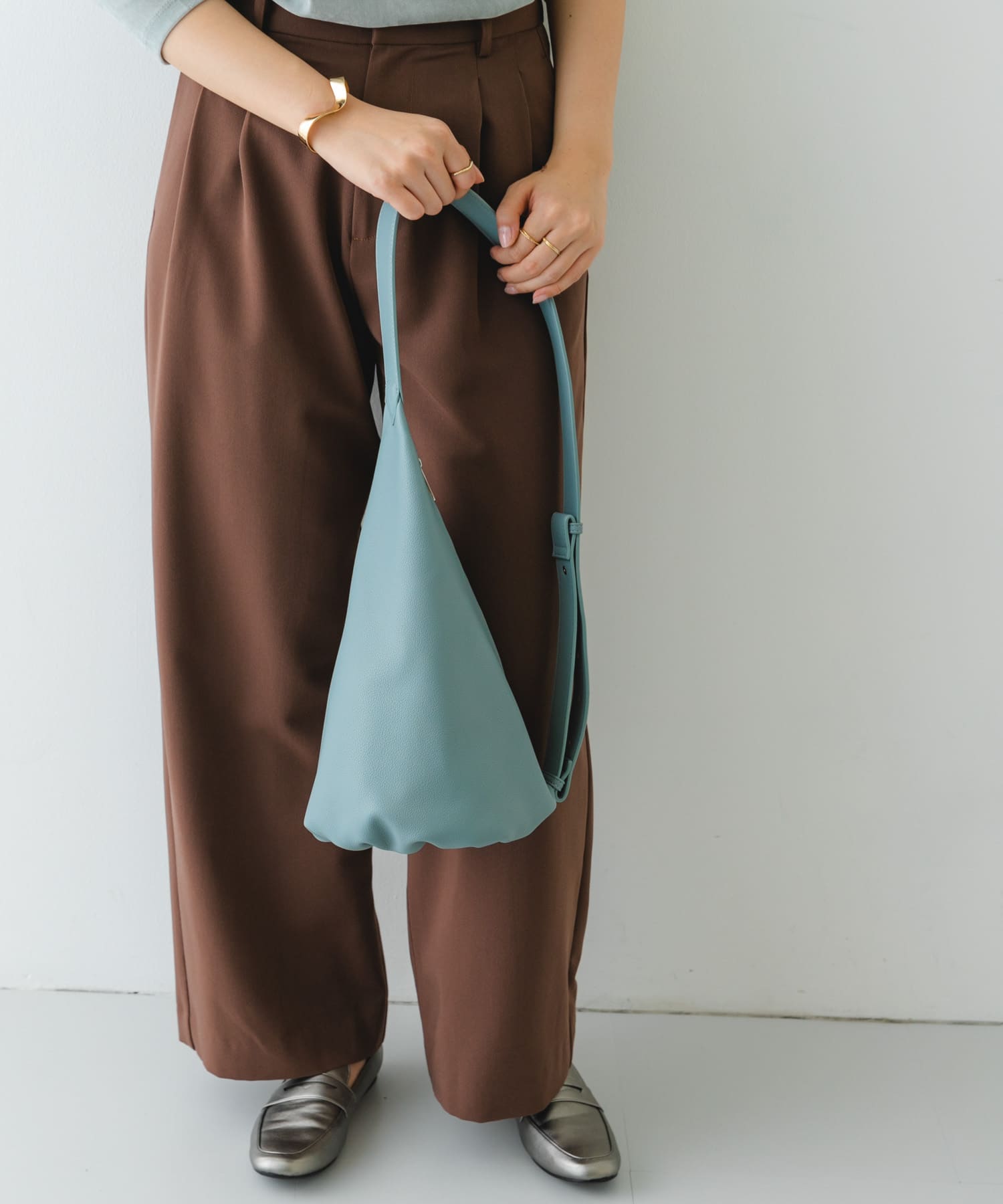 ワンショルダーボディバッグ SAX one