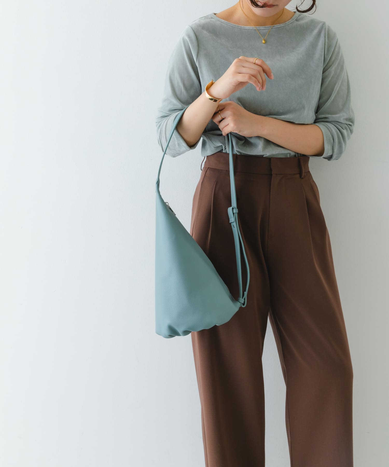 ワンショルダーボディバッグ SAX one