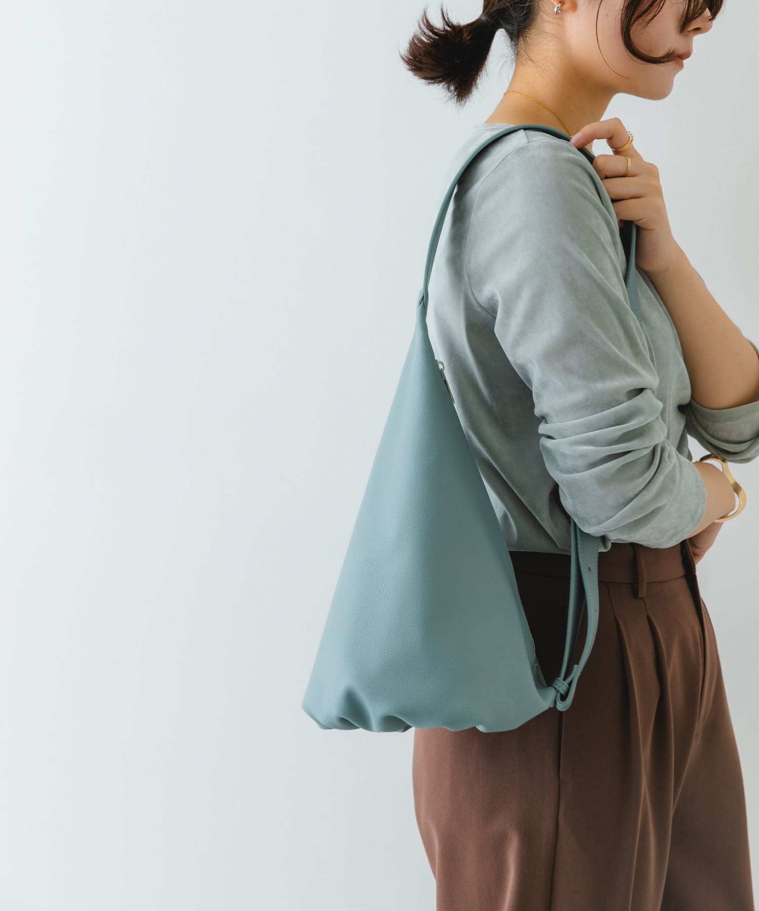 ワンショルダーボディバッグ SAX one